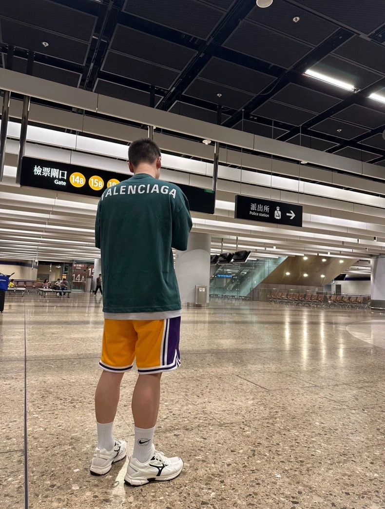 Balenciaga Balenciaga Logo printed short sleeve T-shirt with round ne Size US S / EU 44-46 / 1 - 7 Thumbnail