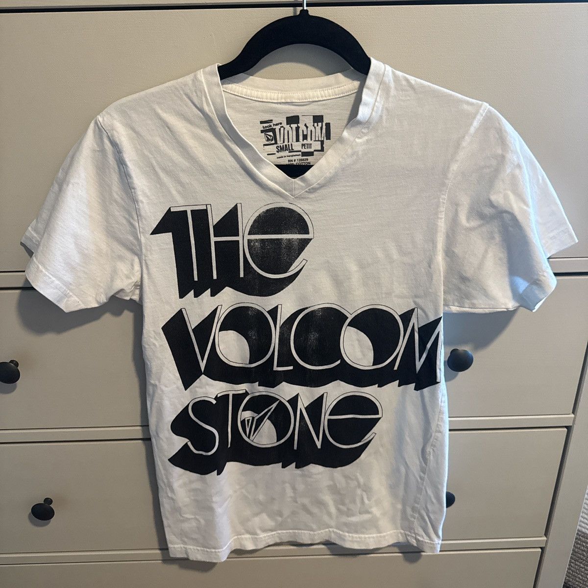 Volcom Vintage Y2K Volcom Stone Graphic Tee White V-Neck Small Size S / US 4 / IT 40 - 5 Thumbnail