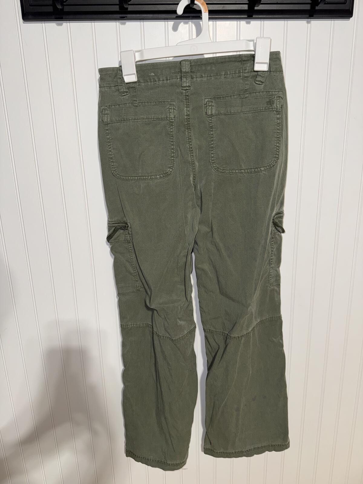 American Eagle Outfitters American Eagle Olive Green Cargo Pants Size 2 Regular Size 26" / US 2 / IT 38 - 2 Thumbnail