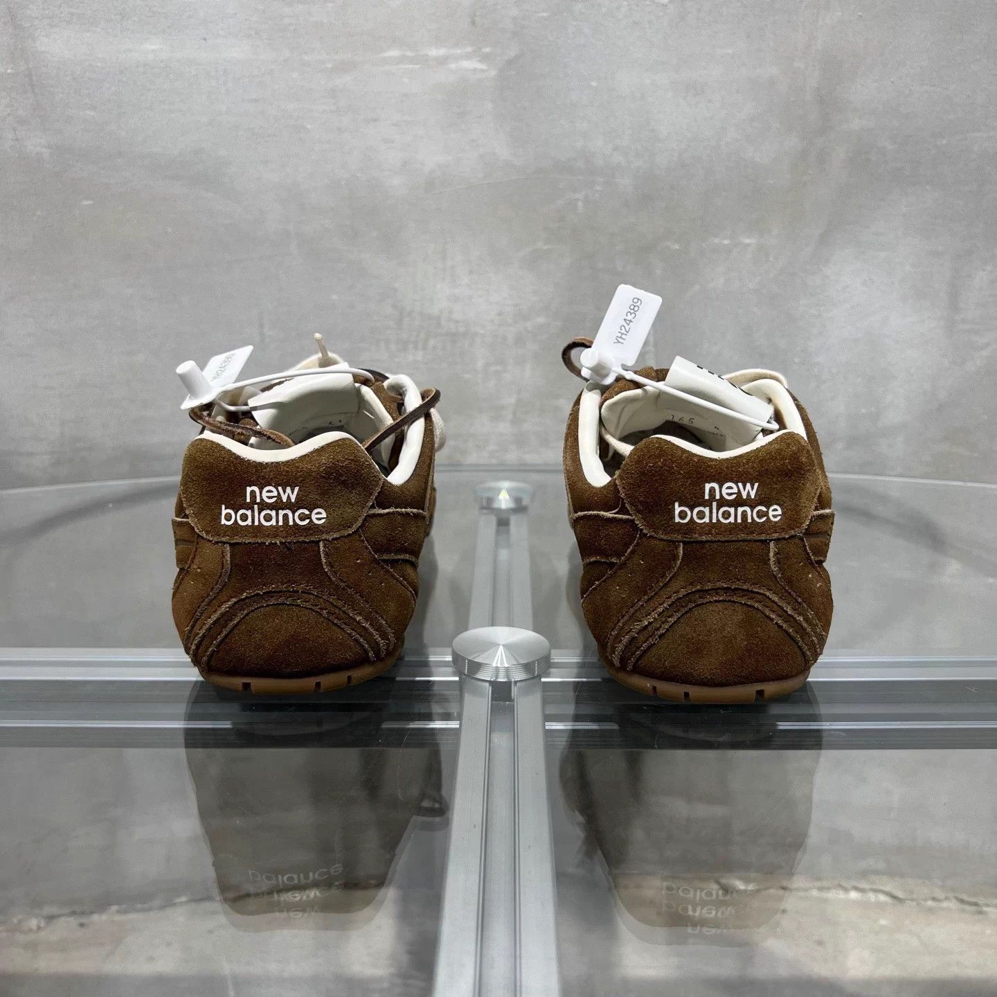 Miu Miu Miu Miu x New Balance Brown Suede Decon Trainer 41 Size US 8 / EU 41 - 6 Thumbnail