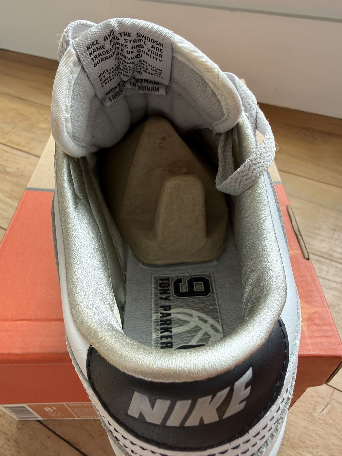 Nike Nike Dunk 2004 Tony Parker Player Exclusive Size US 8.5 / EU 41-42 - 16 Thumbnail