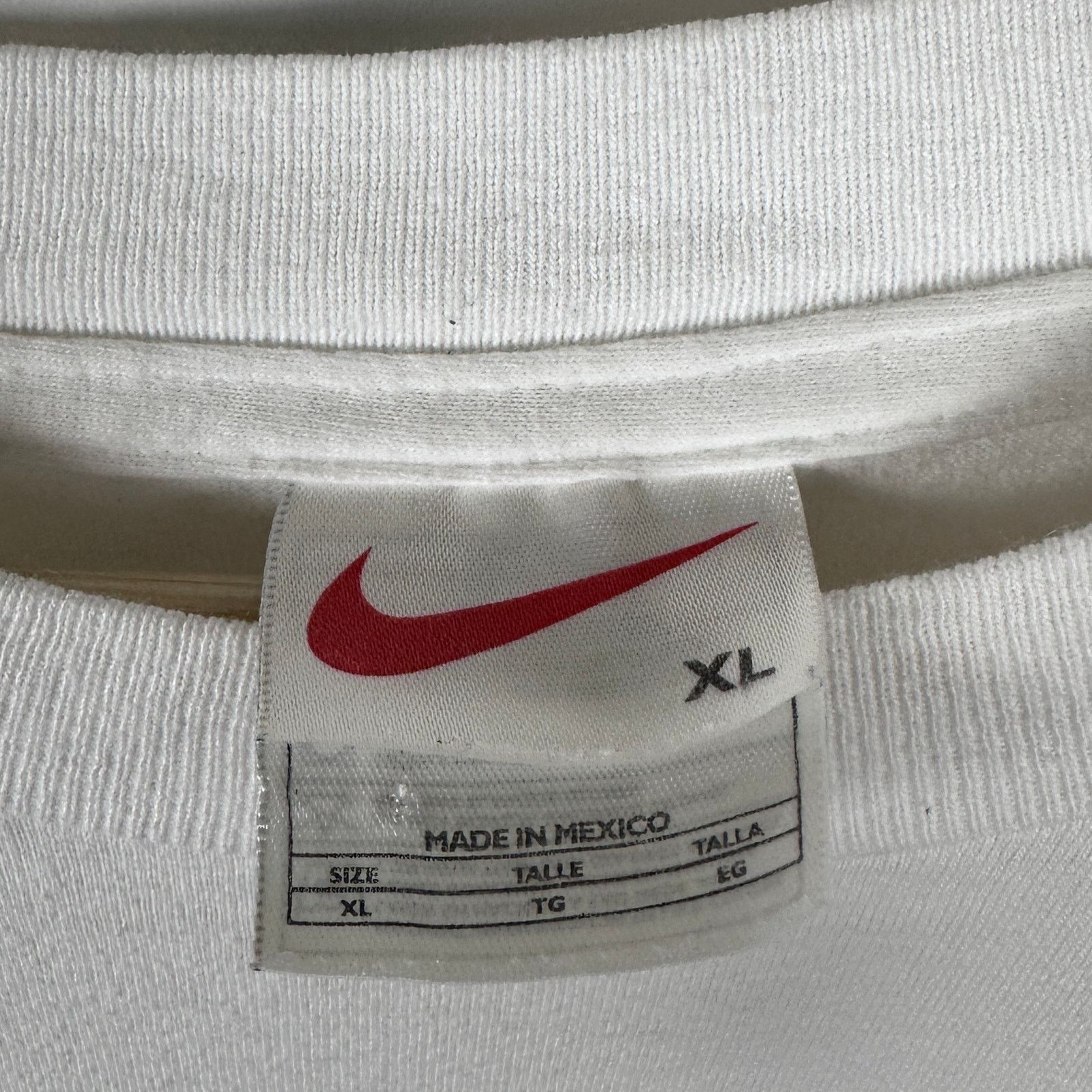 Nike Vintage Nike Athletics White Script Tee Size US XL / EU 56 / 4 - 4 Thumbnail