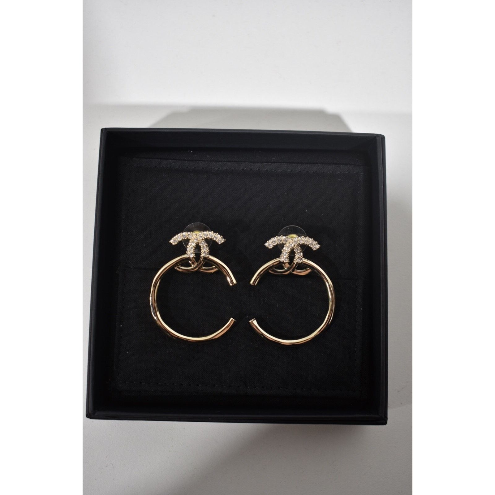 Chanel Chanel Gold Crystal Interlocking Stud Classic Hoop Earring Size ONE SIZE - 4 Thumbnail