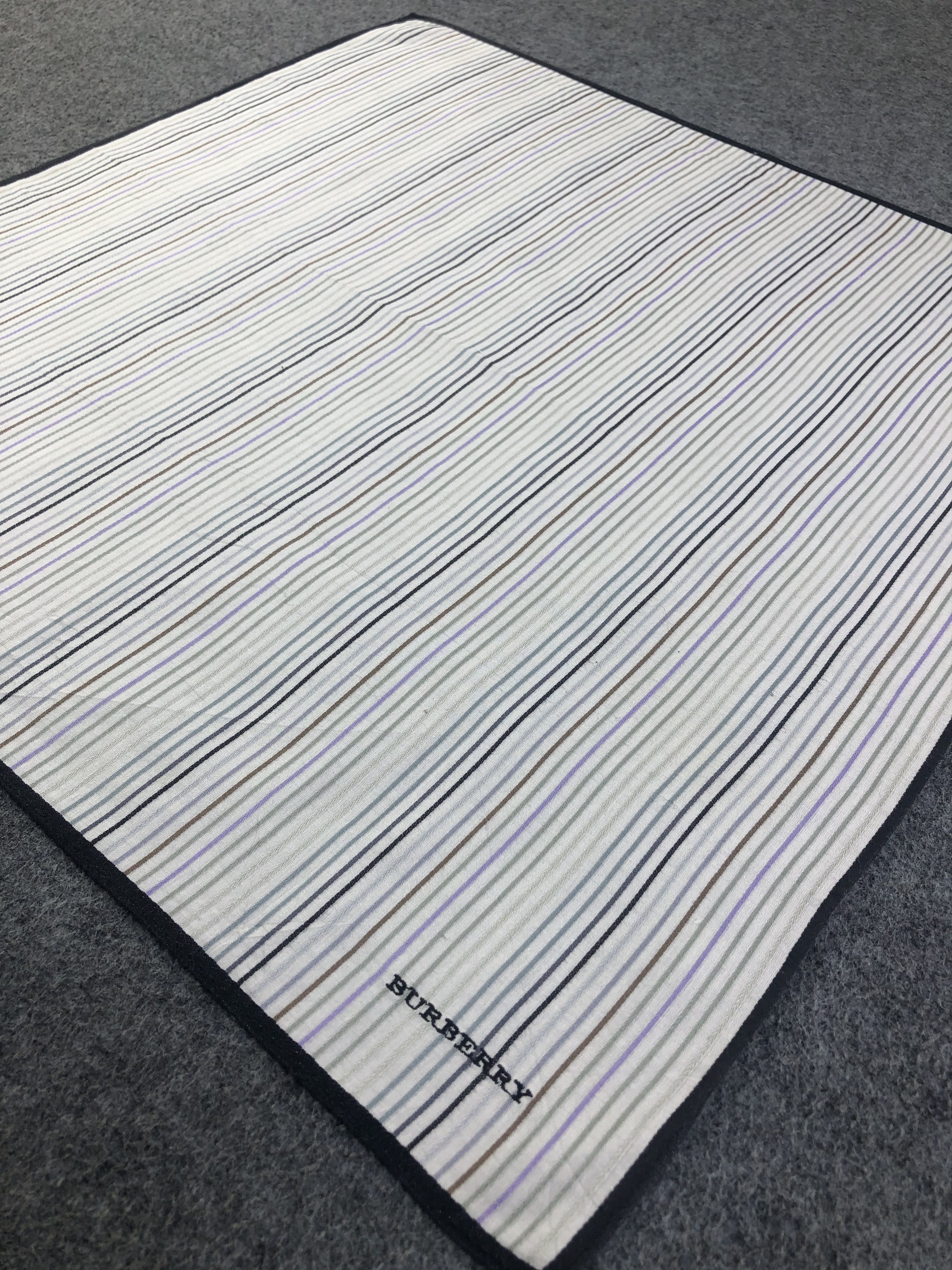 Burberry Burberry Handkerchief / Bandana / Neckerchief Size ONE SIZE - 4 Thumbnail