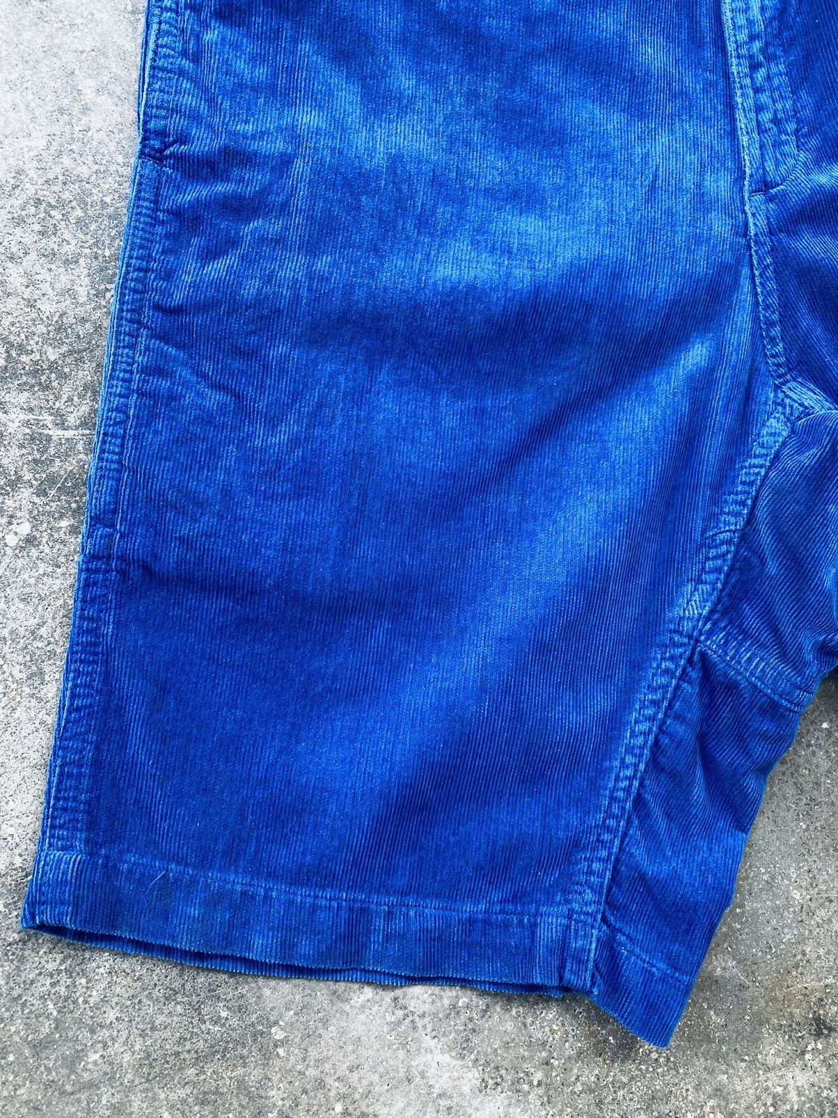 Gramicci Vintage Gramicci Blue Corduroy Short Pants Size US 29 - 12 Thumbnail