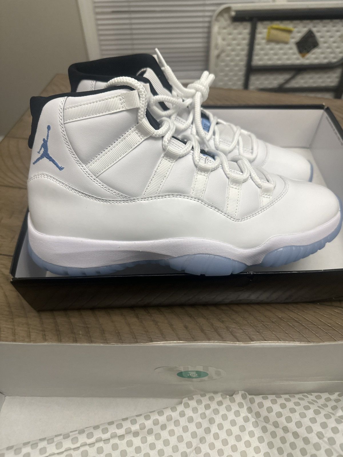 Jordan Brand × Nike Air Jordan Retro 11 Size US 10 / EU 43 - 4 Thumbnail