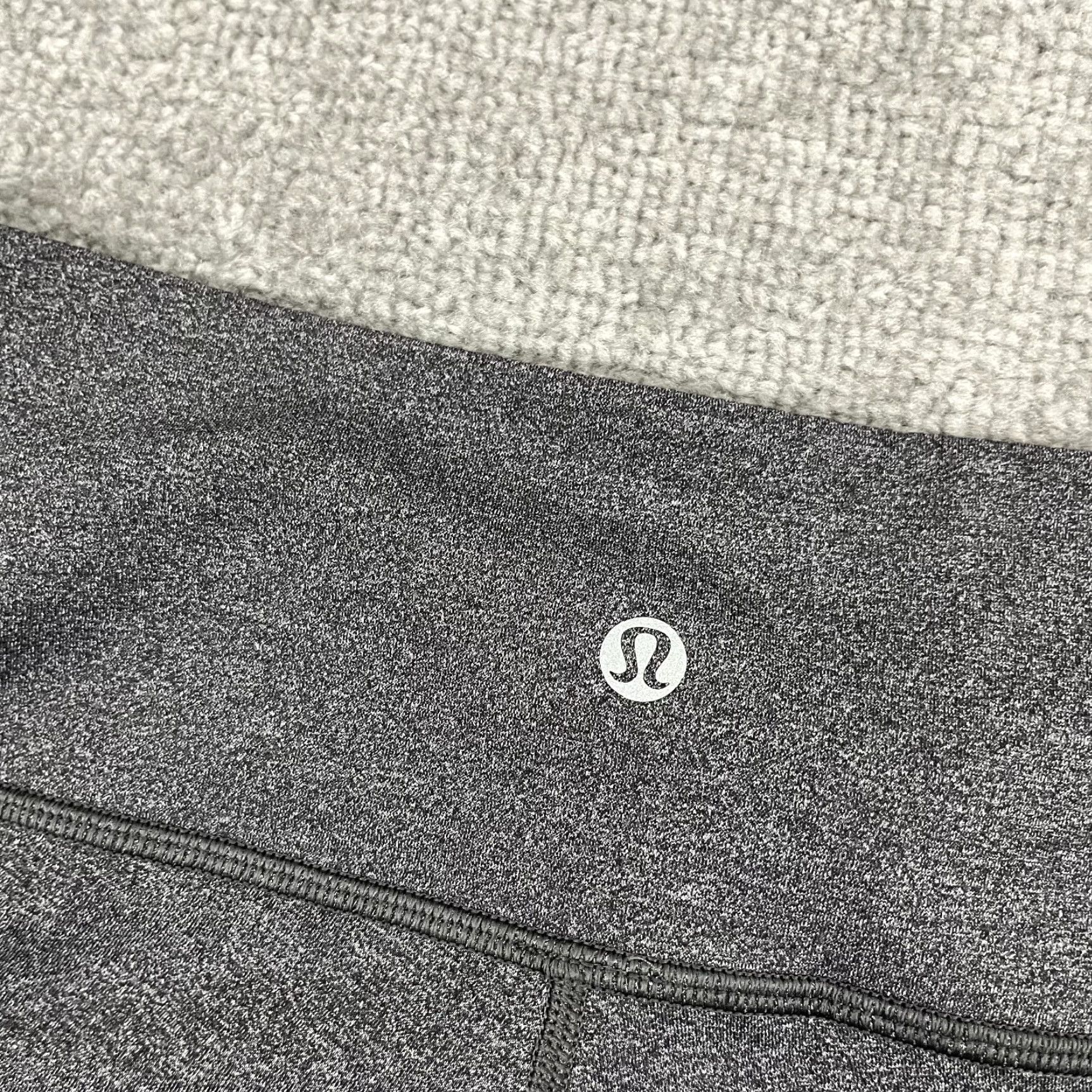 Lululemon Lululemon Wunder Under III Leggings Womens 8 Gray Cropped 21" Inseam Active Wear Yoga Fitness Stretch Moisture Wicking Surgical No? Size 30" / US 8 / IT 44 - 2 Thumbnail