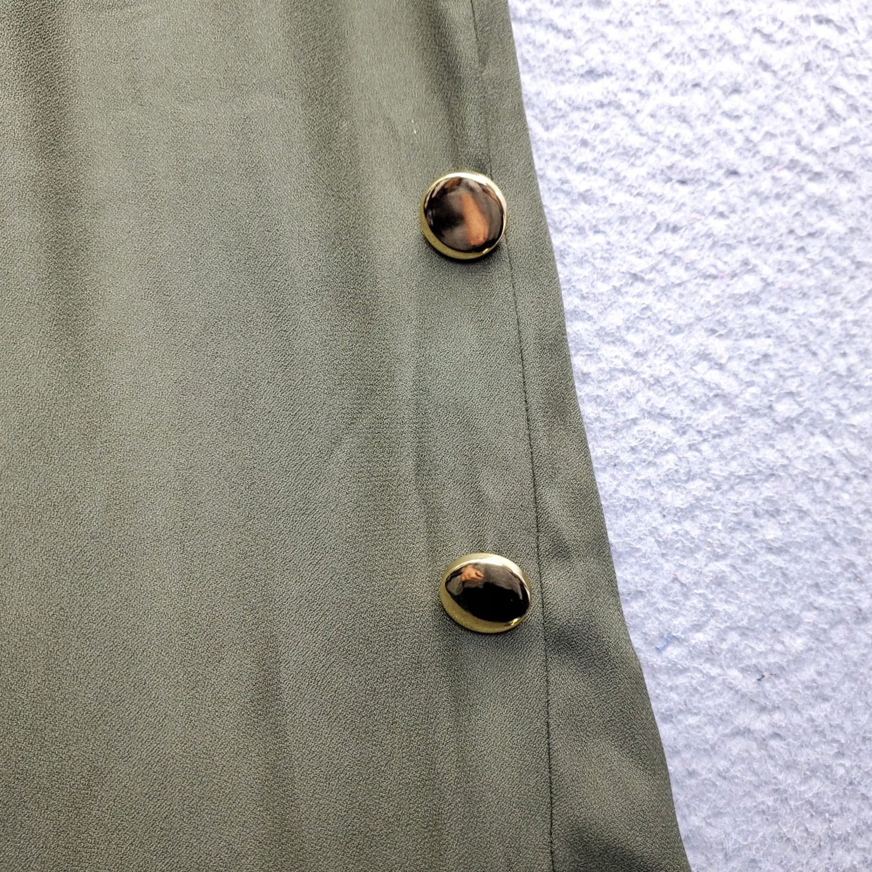 Venus Venus Pants Women Size 8 Green Tie Waist Gold Button Ankle Slit Back Zip Size 30" / US 8 / IT 44 - 7 Thumbnail