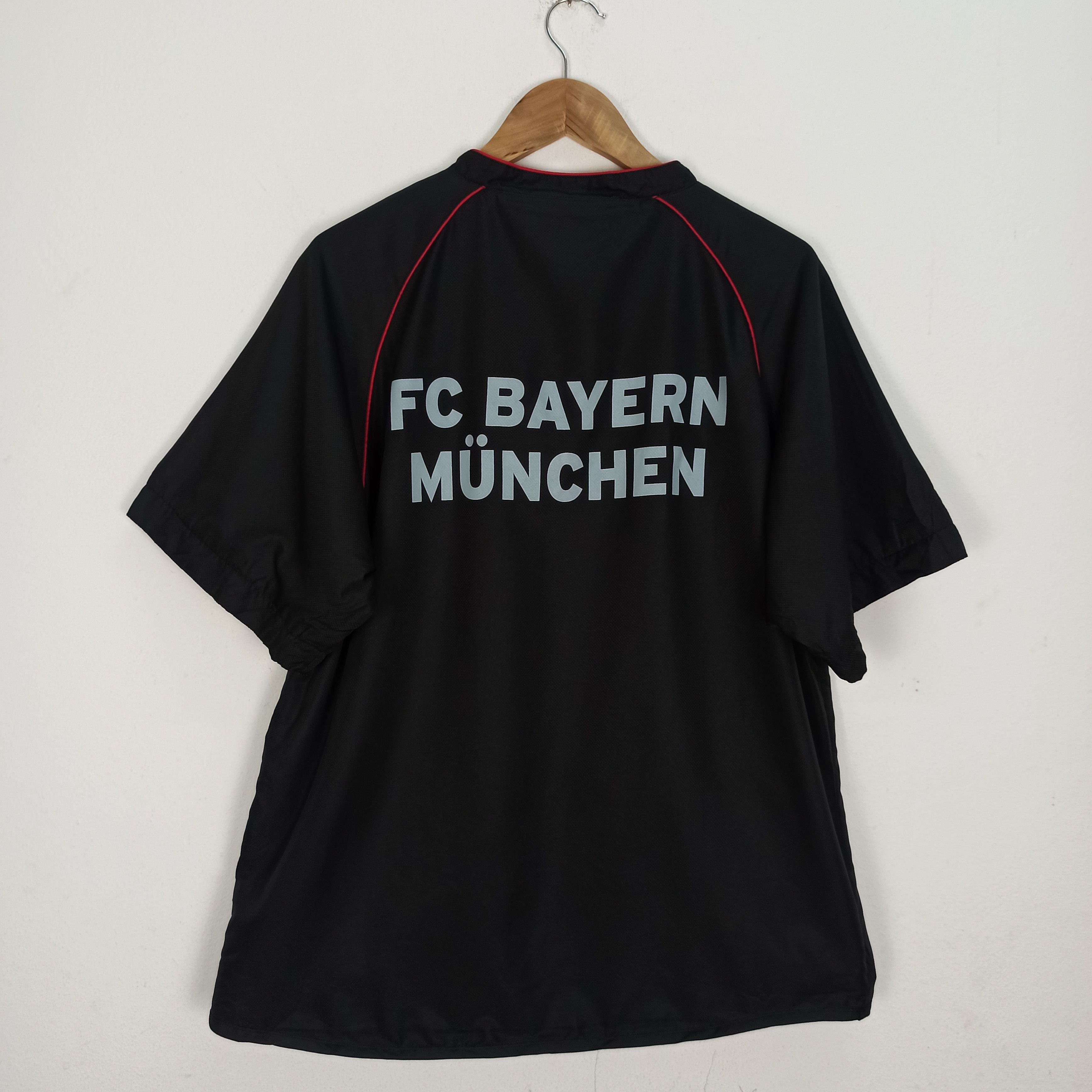 Japanese Brand Fc Bayern MunChen Bundesliga Size US L / EU 52-54 / 3 - 4 Thumbnail