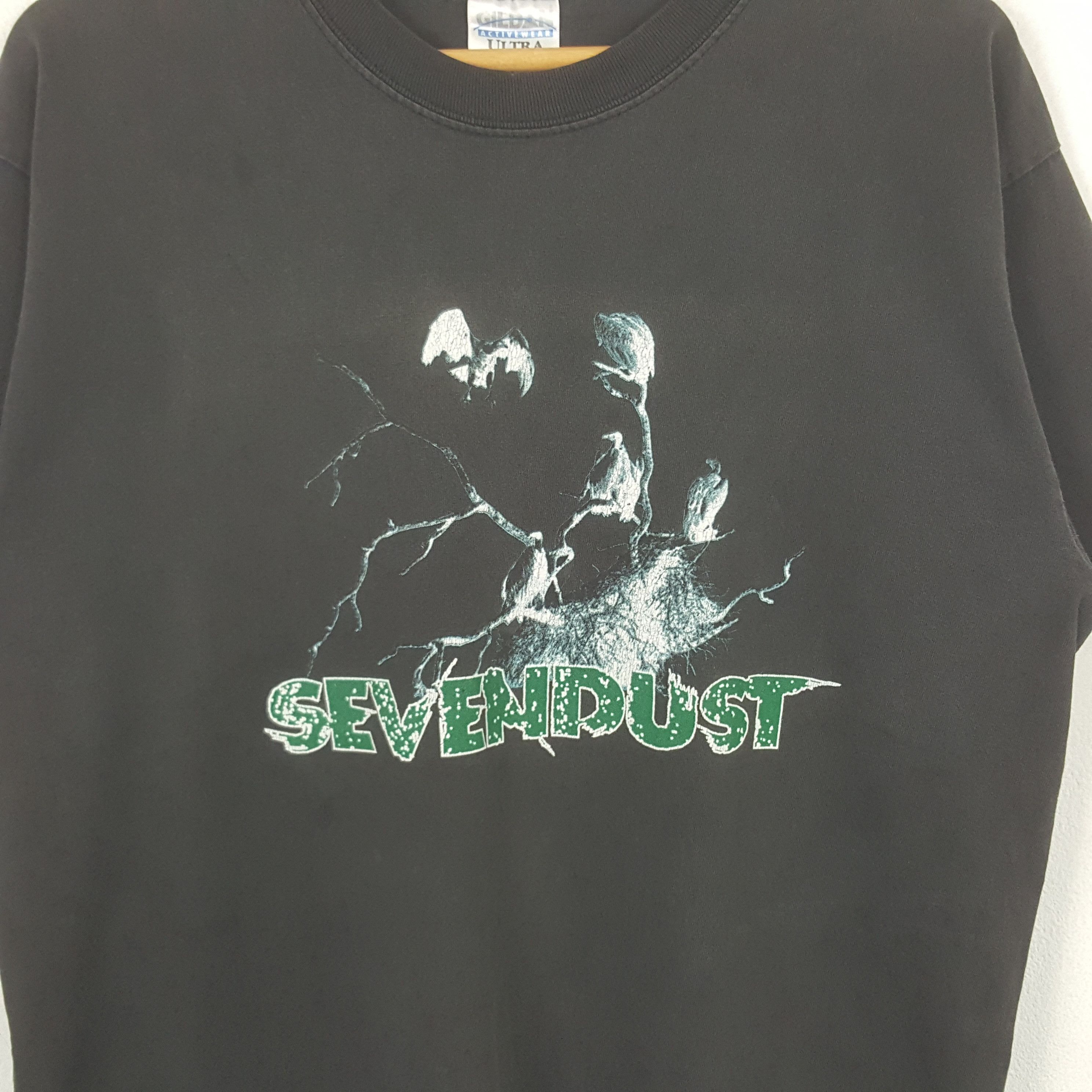 Band Tees Vintage Sevendust American Rock Band Tshirt RR4 Size US L / EU 52-54 / 3 - 2 Thumbnail