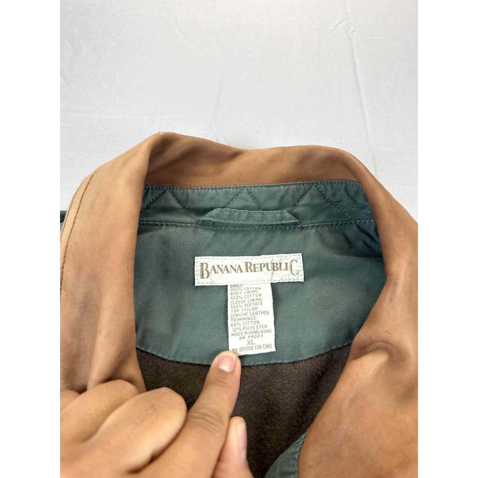 Banana Republic VINTAGE Banana Republic Coat XL Men Leather Collar Green 90s Safari Chore Barn Overcoat Size US XL / EU 56 / 4 - 3 Thumbnail