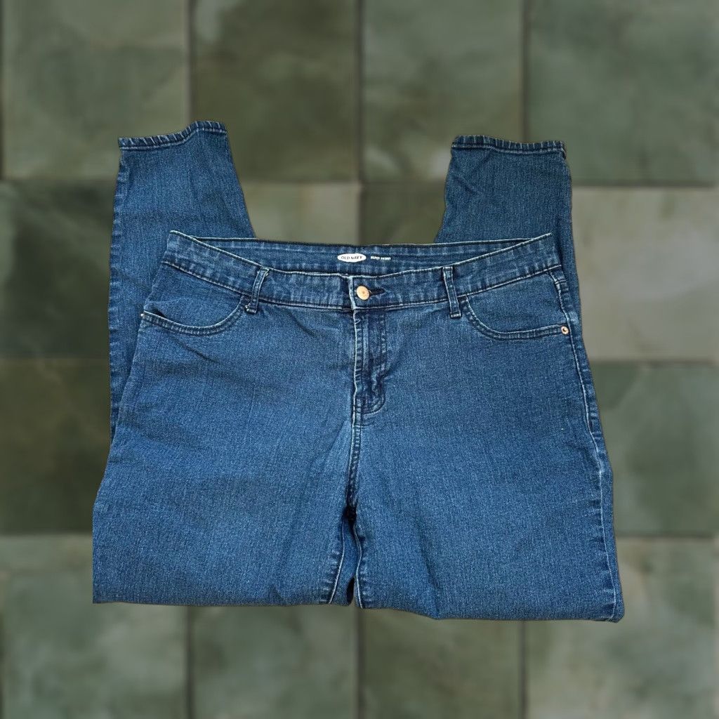 Old Navy WOMEN'S OLD NAVY SUPER SKINNY JEANS SIZE 14 NAVY BLUE MEDIUM WASH Size 36" / US 14 / IT 50 - 1 Thumbnail