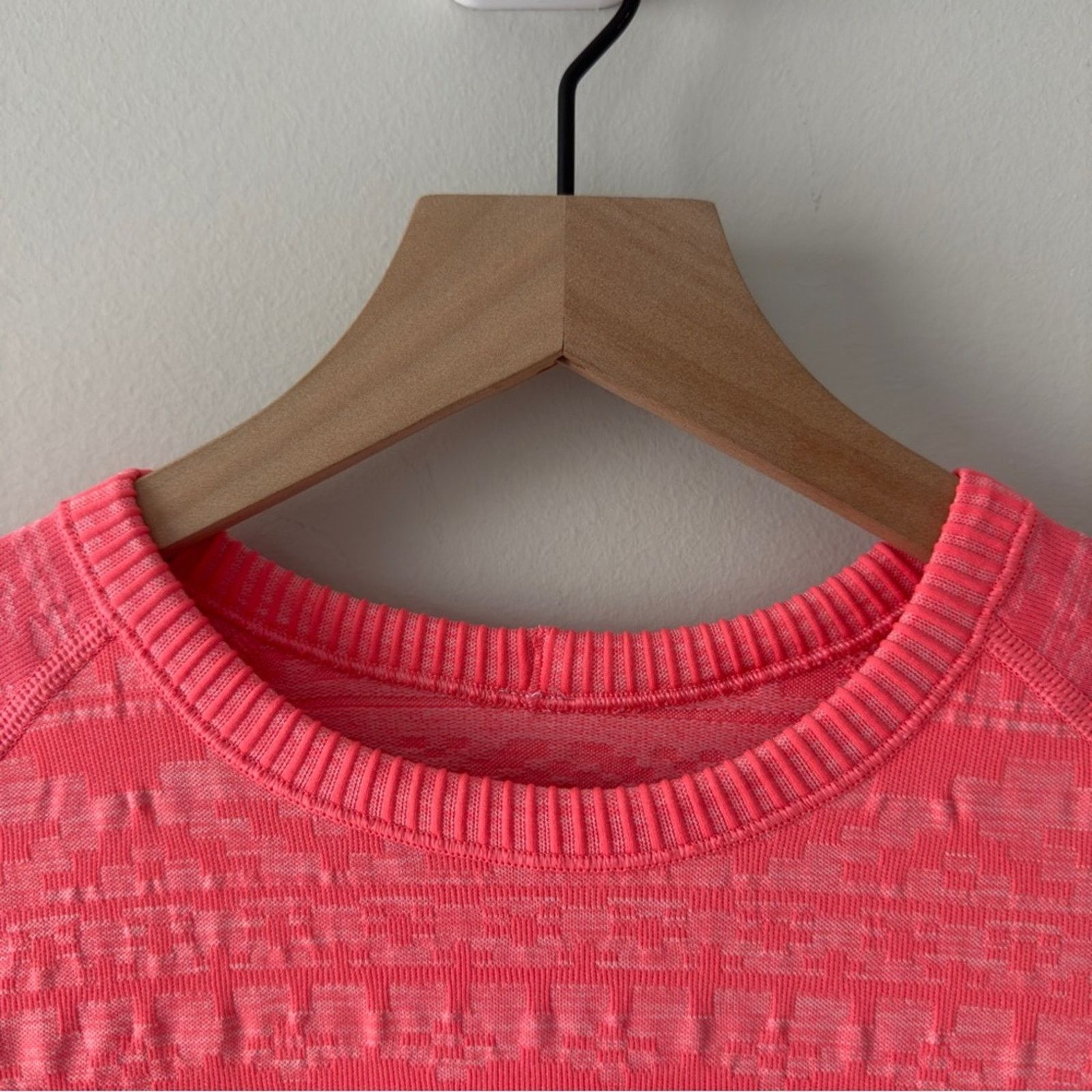 Lululemon Lululemon Rest Less Pullover in Heathered Electric Coral Top Size M / US 6-8 / IT 42-44 - 5 Thumbnail