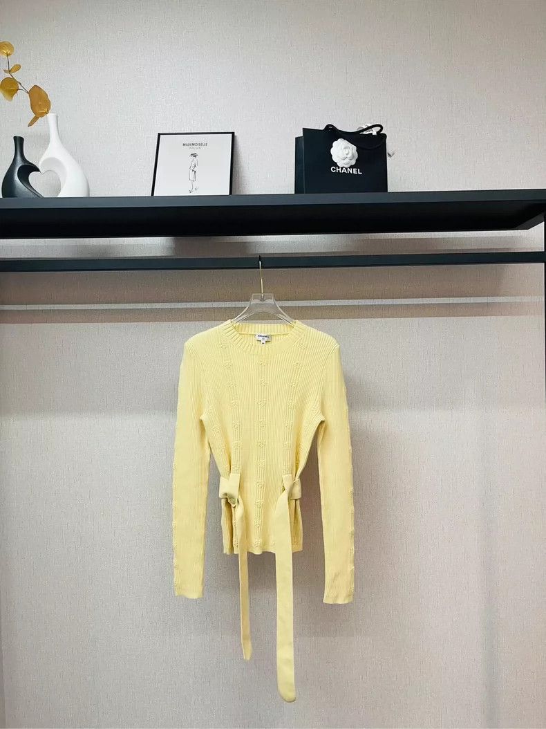 Chanel Chanel 24 chick yellow rhinestone waist-tight knitwear 2504 Size XXS / US 00 / IT 34 - 1 Thumbnail