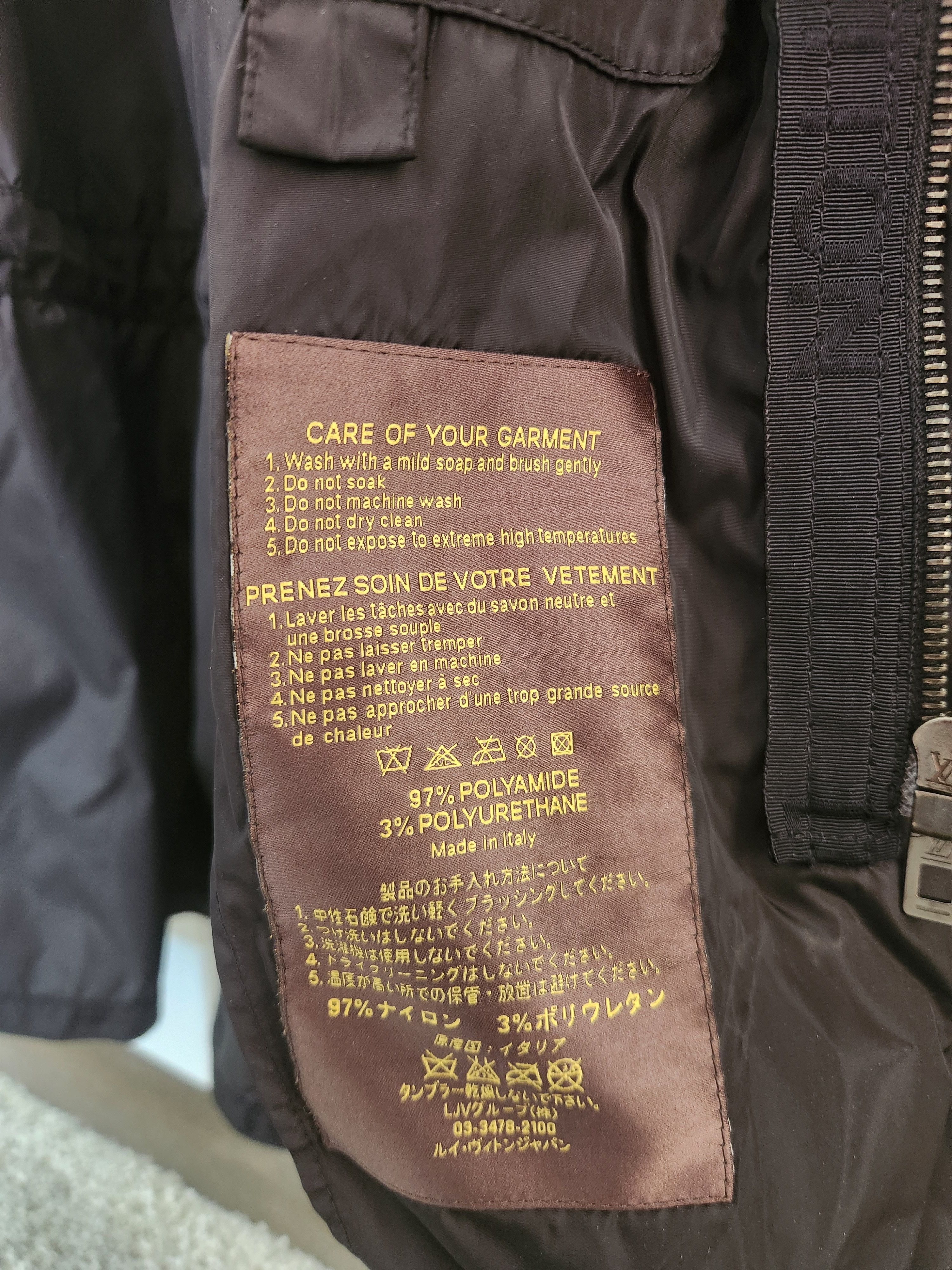 Louis Vuitton LV Black spray light weight vintage jacket monogram Size US S / EU 44-46 / 1 - 15 Thumbnail