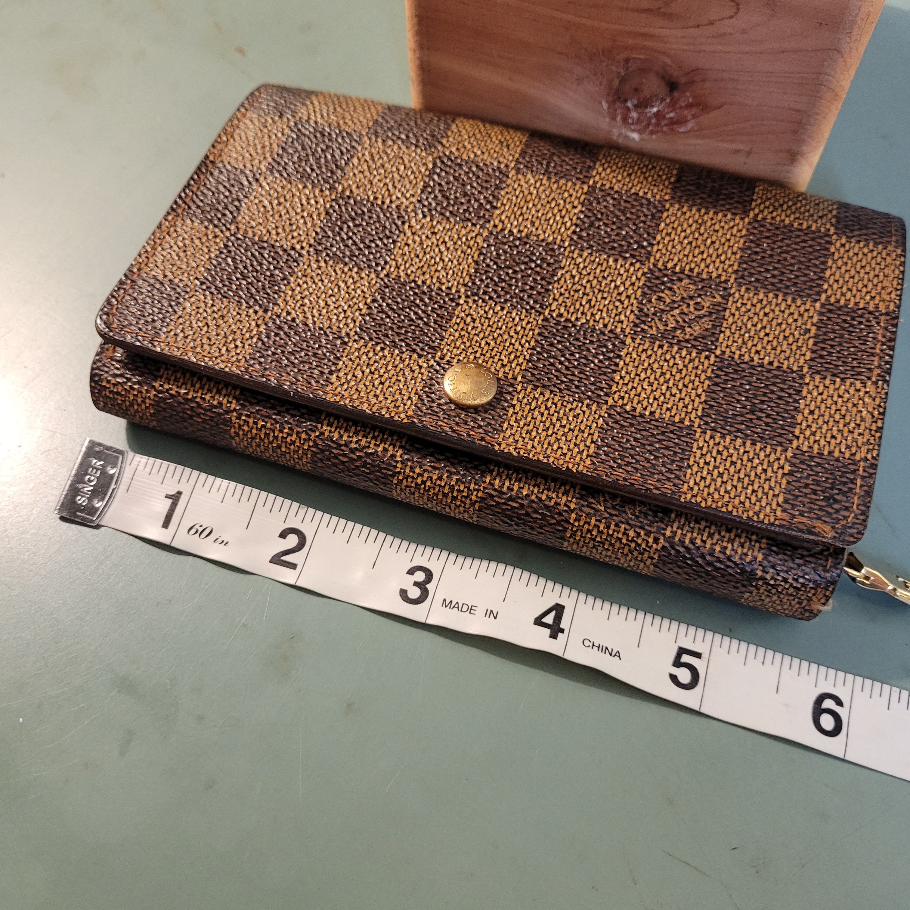 Louis Vuitton LV Damier Ebene Compact Long Wallet Size ONE SIZE - 16 Thumbnail