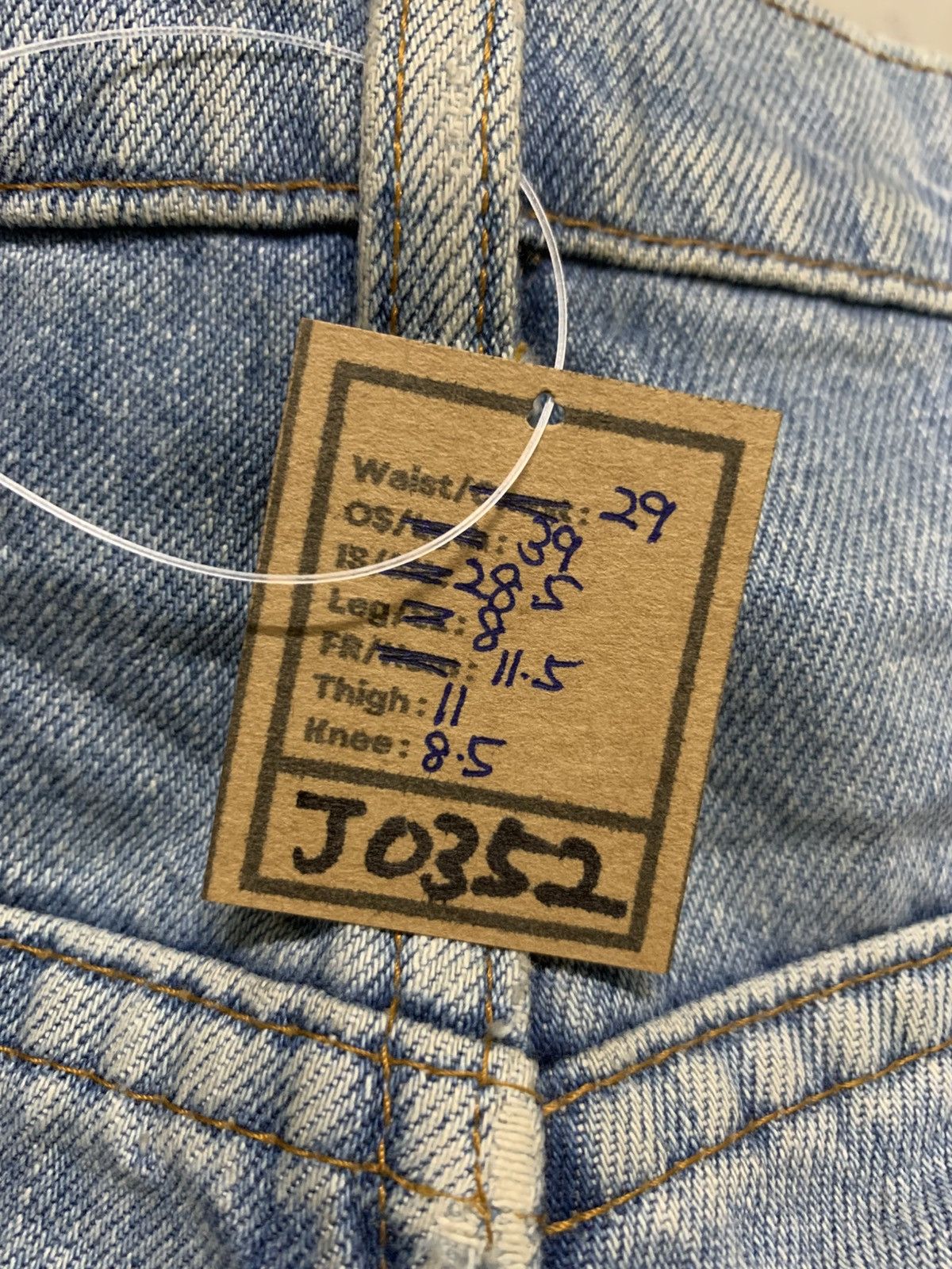 Vintage Vintage Levi’s 515 Orange Tab Denim Jeans Size US 29 - 13 Thumbnail