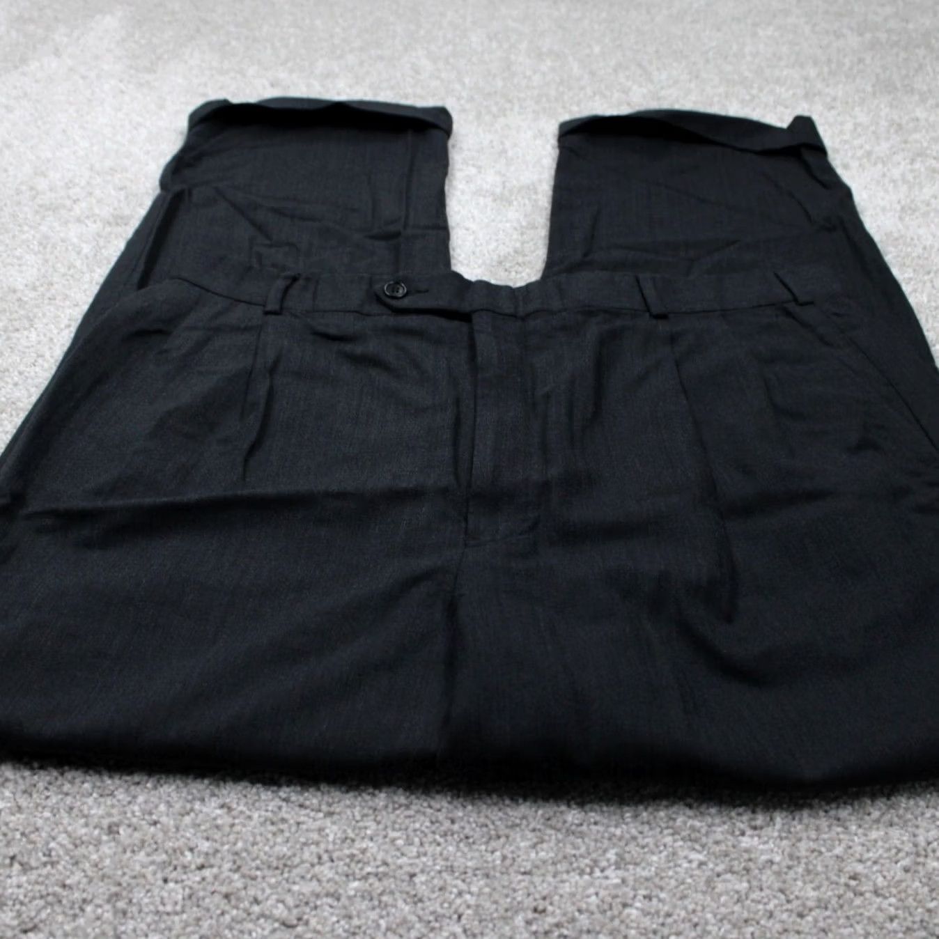 Brooks Brothers Brooks Brothers Dress Pants Mens 40x31 Black Wool Pleated Cuffed Straight Rise 346 Dress Pants Regular Size Type Pants Mens Black Brooks Brothers Size US 40 / EU 56 - 2 Thumbnail