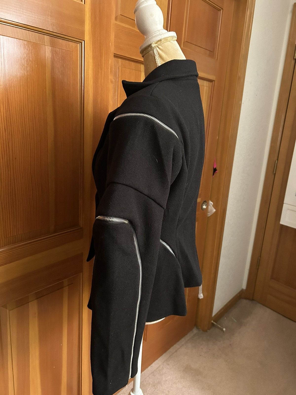 Designer × Other NWT, Lavishly Paris Designer Black Spliced Zipper Jacket. Size M / US 6-8 / IT 42-44 - 4 Thumbnail