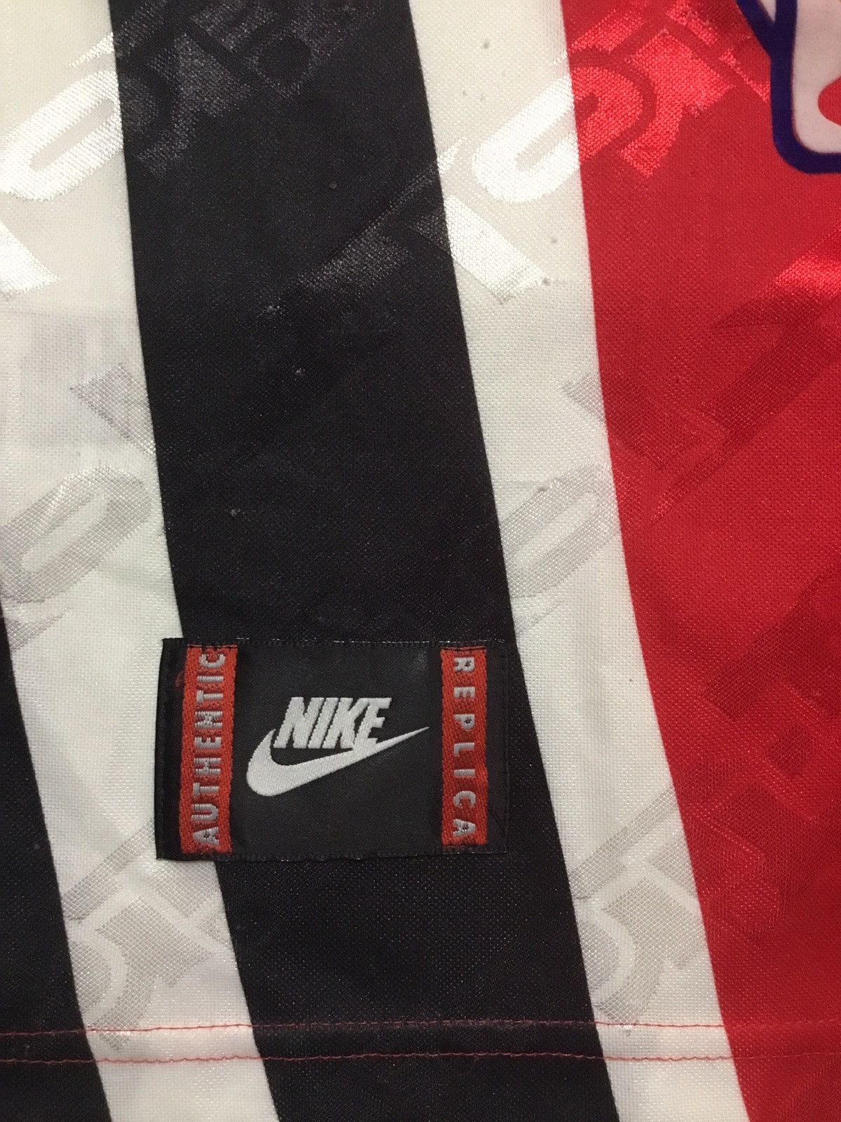 Nike FC Tirol Innsbruck Home football shirt 1996 Size US M / EU 48-50 / 2 - 3 Thumbnail