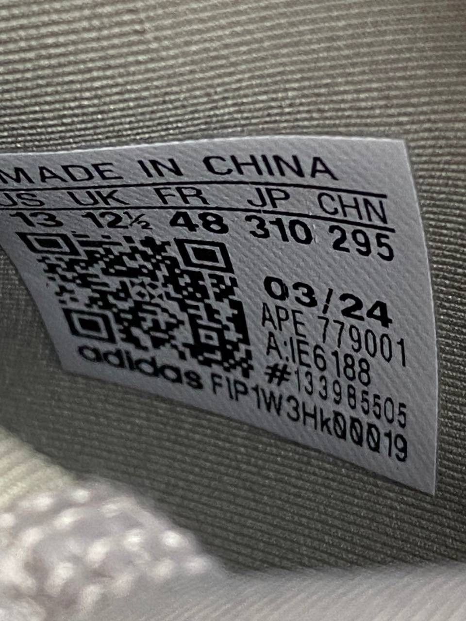 Adidas × Fear of God adidas Fear of God Athletics One Carbon Sesame size 13 Size US 13 / EU 46 - 12 Thumbnail