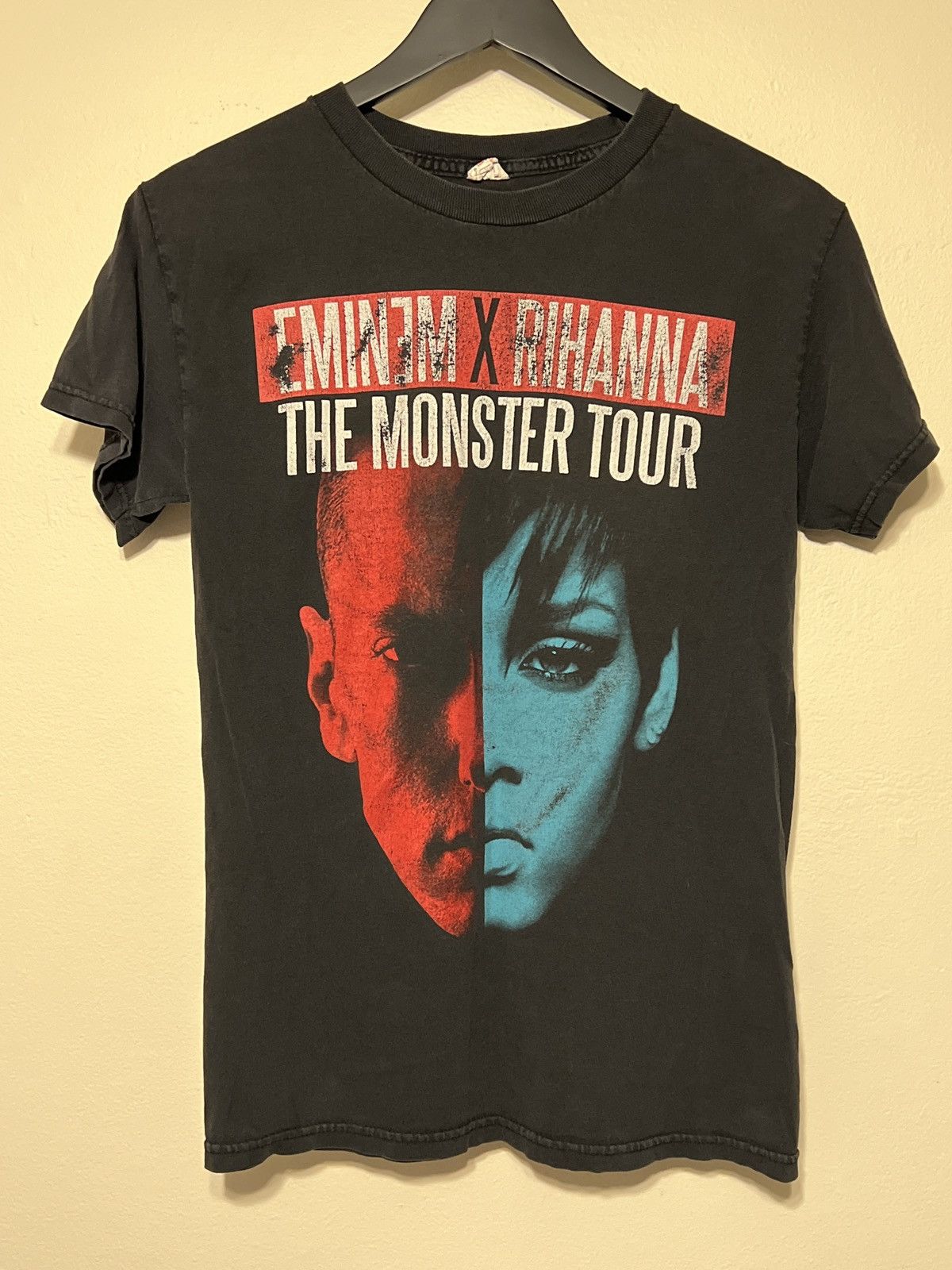 Eminem x Rihanna The Monster Tour Tシャツ Eminem & Rihanna The Monster Tour Vintage 2000s Tee from