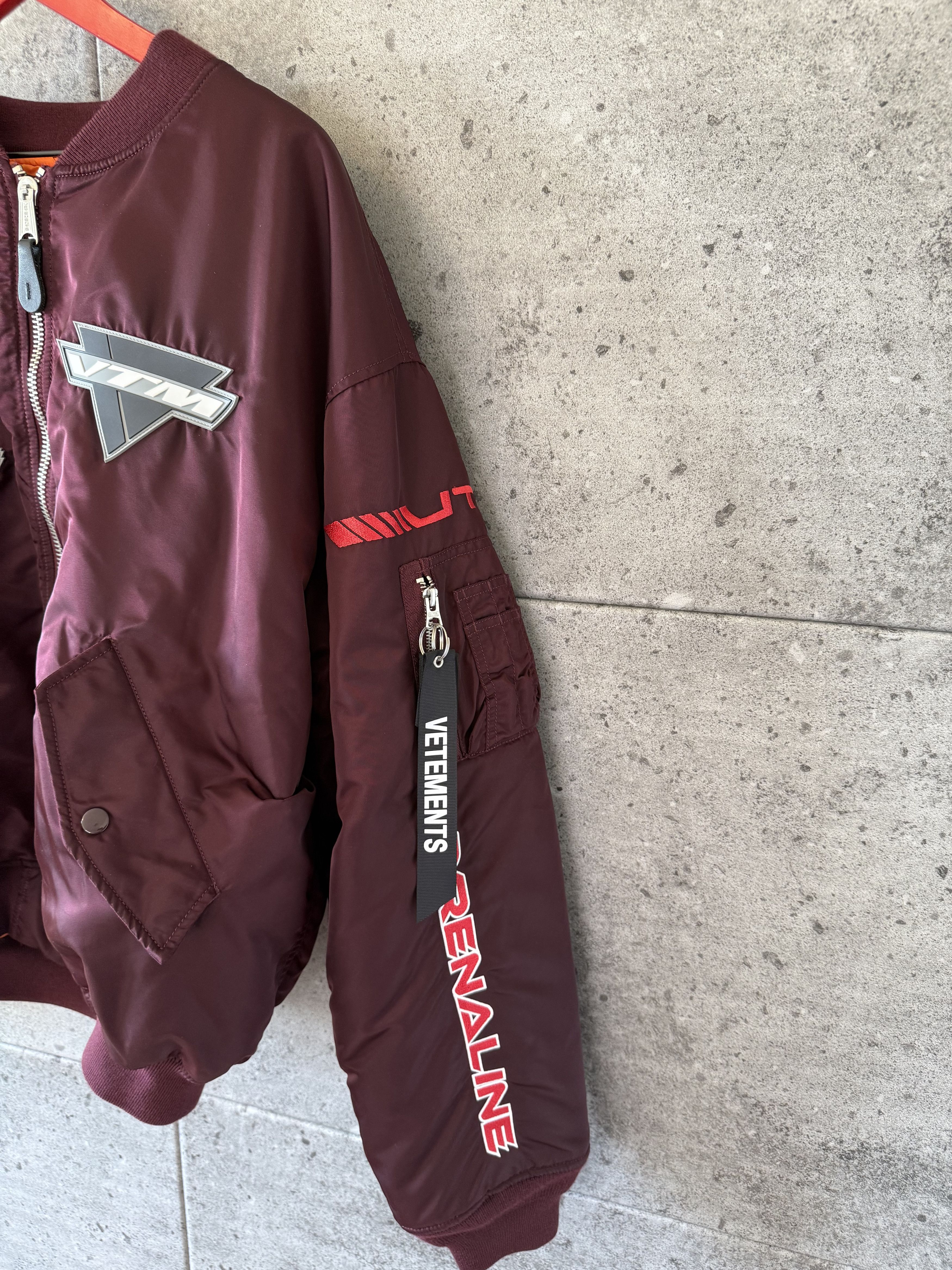Alpha Industries × Vetements Vetements x Alpha industries sporting bomber jacket Size US S / EU 44-46 / 1 - 12 Thumbnail
