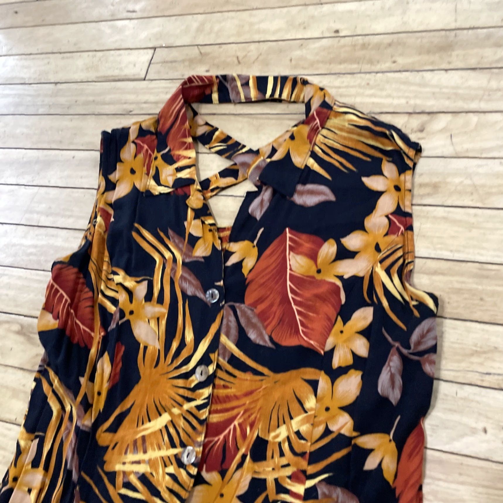 Vintage VINTAGE California Krush Hawaiian Dress Women L Floral Sleeveless Button Front Collared Midi Casual Travel Black Orange Red accents Womens Size L / US 10 / IT 46 - 5 Thumbnail