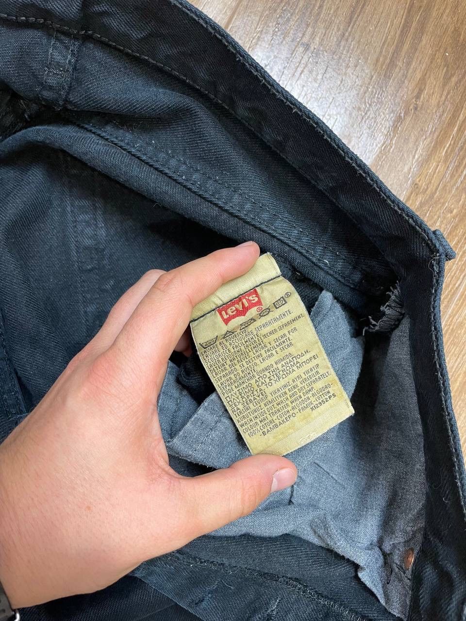 Levi's Vintage 90’s Y2K Style Levi’s 501 Black Denim Jeans Pants Size US 31 - 9 Thumbnail