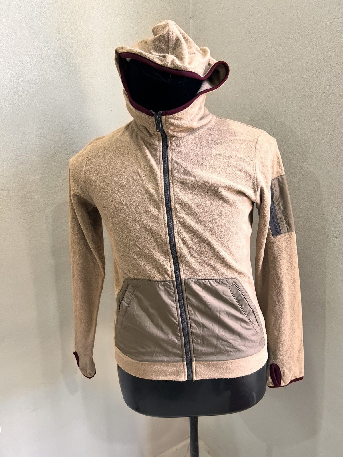 Japanese Brand × Undercover × Uniqlo Undercover Uniqlo Zipper Sweater Size US S / EU 44-46 / 1 - 2 Thumbnail
