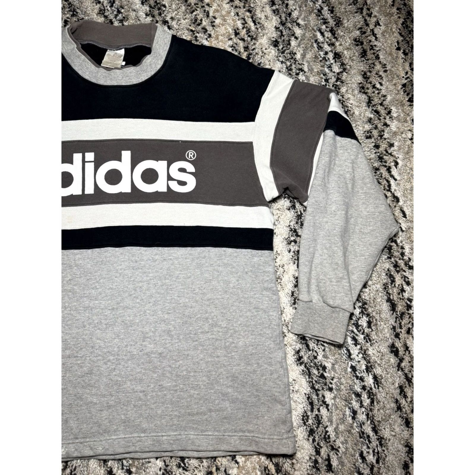 Adidas VINTAGE Adidas Trefoil Sweatshirt Colourblock Men’s XL Black Grey Pullover Size US XL / EU 56 / 4 - 2 Thumbnail