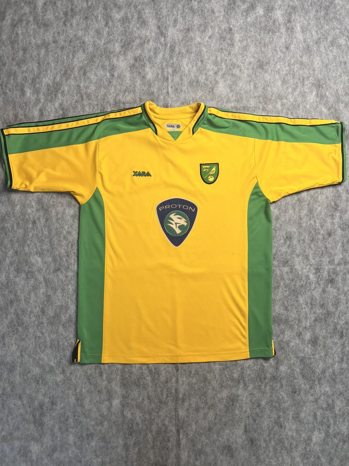 Other Norwich City Home Football Shirt 2003/05 Adults L Xara Size US L / EU 52-54 / 3 - 1 Thumbnail