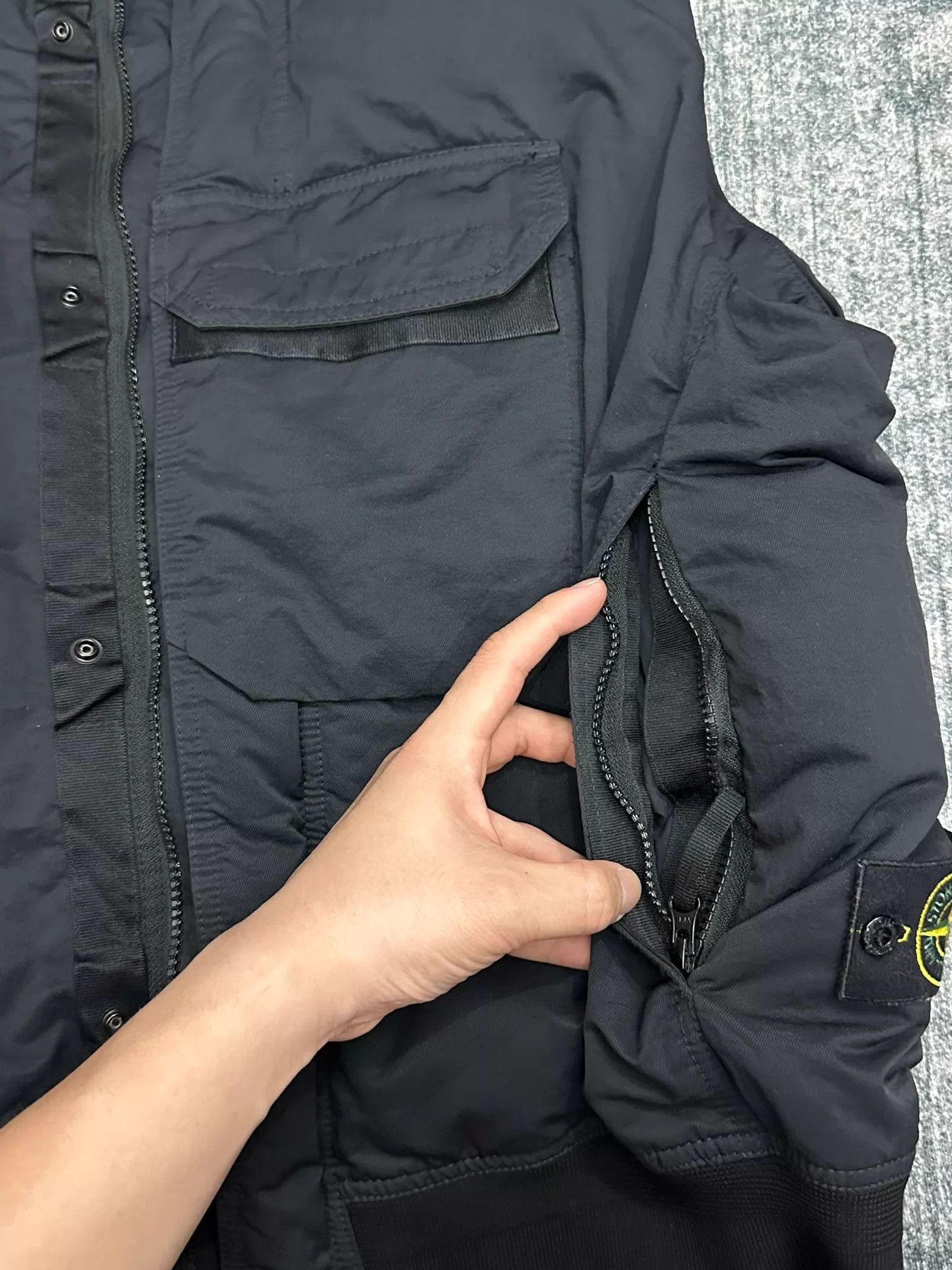 Stone Island Stone Island 23FW Ghost Opaque Down Vest Black L Size US L / EU 52-54 / 3 - 6 Thumbnail