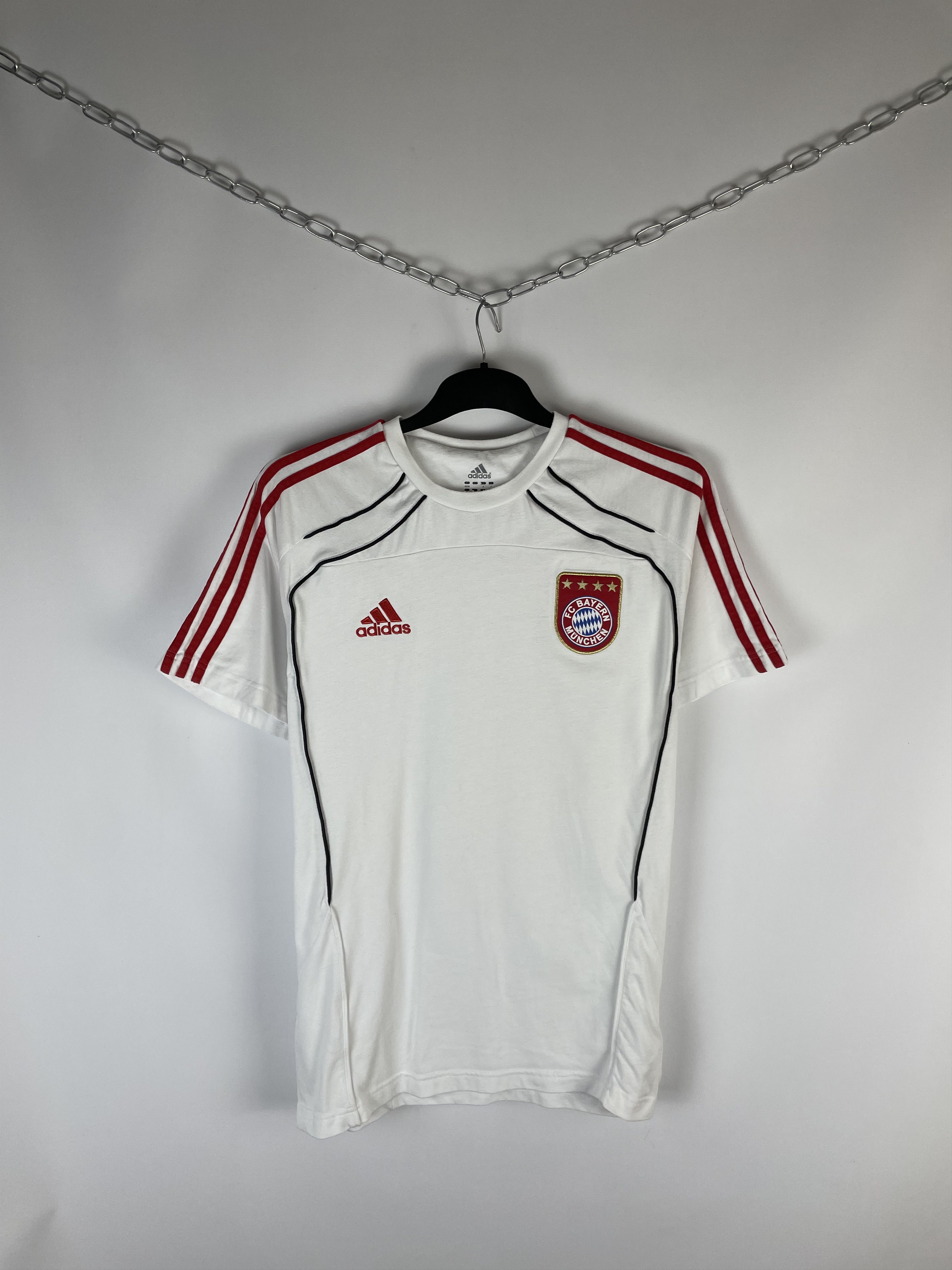 Adidas Adidas FC BAYERN MUNCHEN vintage tee T-shirt Size US L / EU 52-54 / 3 - 1 Thumbnail
