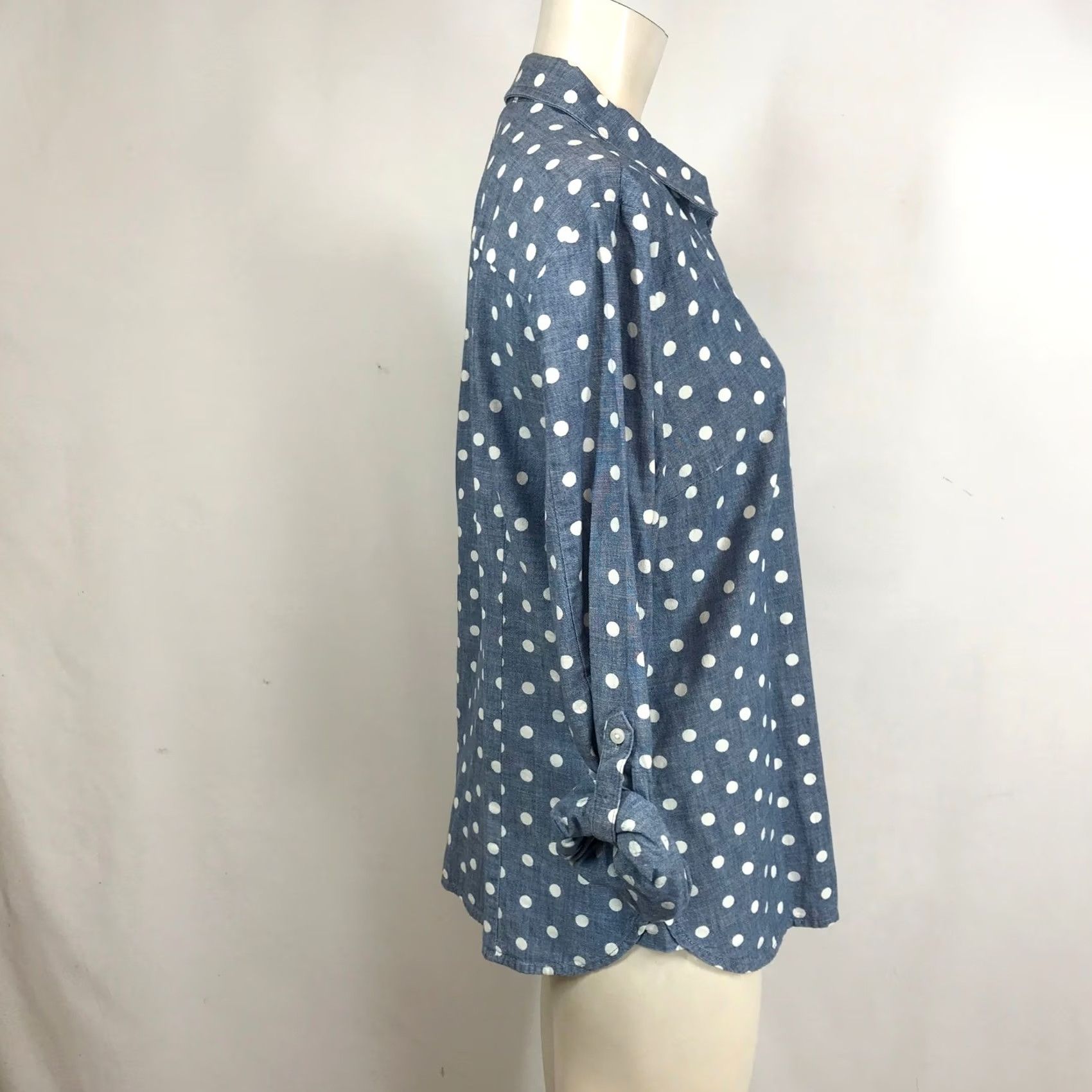 Tommy Hilfiger VINTAGE Tommy Hilfiger Woman Blue White Polka Dot Long Sleeve Button-Up Shirt M Size M / US 6-8 / IT 42-44 - 4 Thumbnail