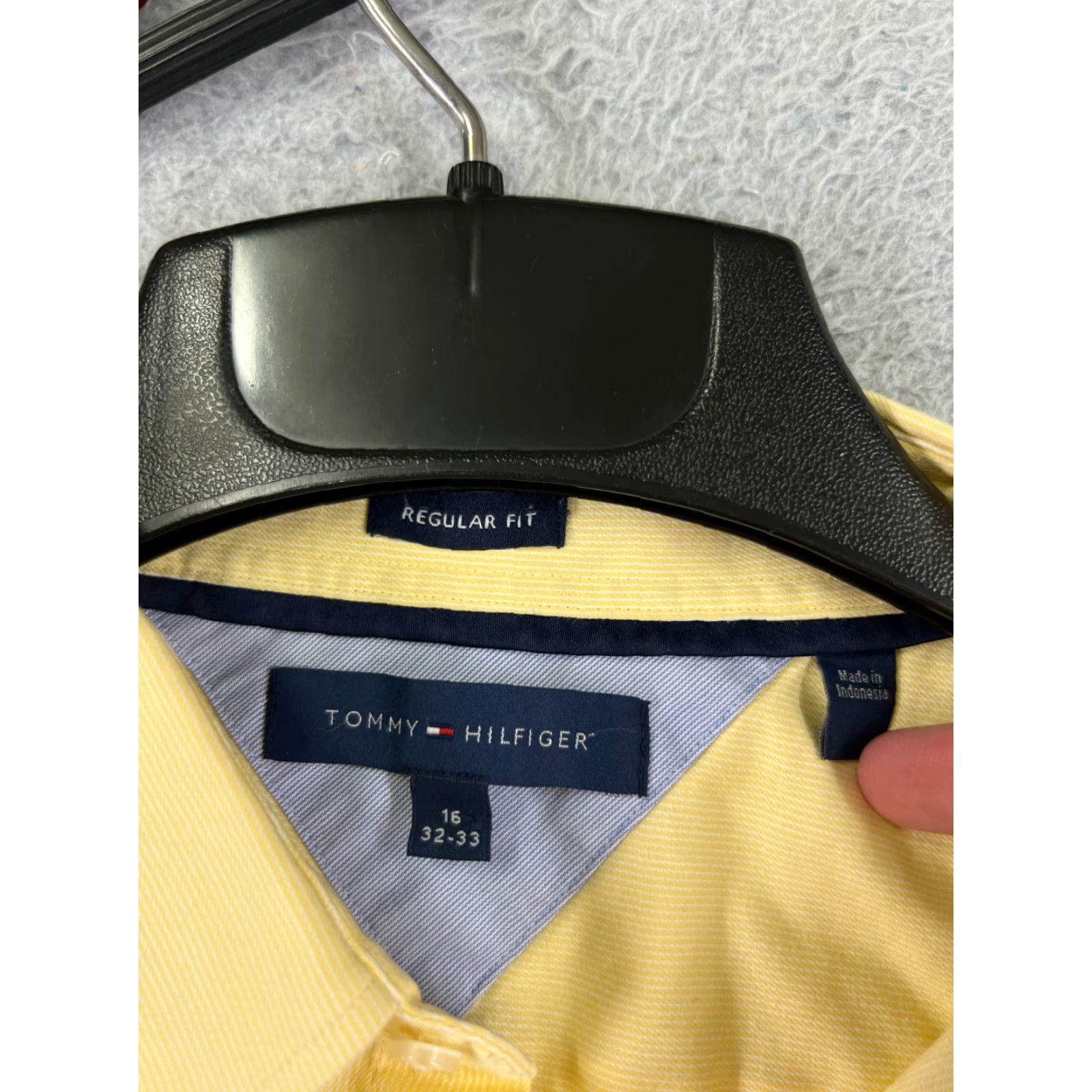Tommy Hilfiger Tommy Hilfiger Shirt Men 16 Yellow 32-33 Button Regular Fit Pocket Long Sleeve Size US L / EU 52-54 / 3 - 7 Thumbnail