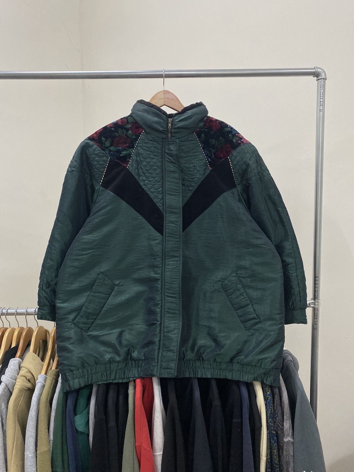 Japanese Brand × Vintage VINTAGE FLORAL PUFFER DOWN JACKET 80s Size 3XL / US 20-22 - 1 Thumbnail