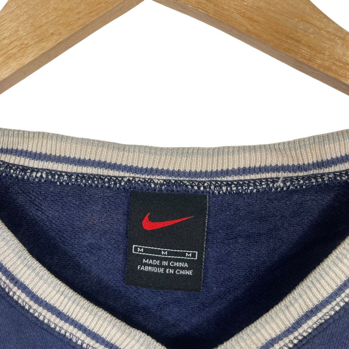 Nike Vintage Nike Mini Swoosh V Neck Sweatshirt Navy Pullover Y2K Size US M / EU 48-50 / 2 - 3 Thumbnail