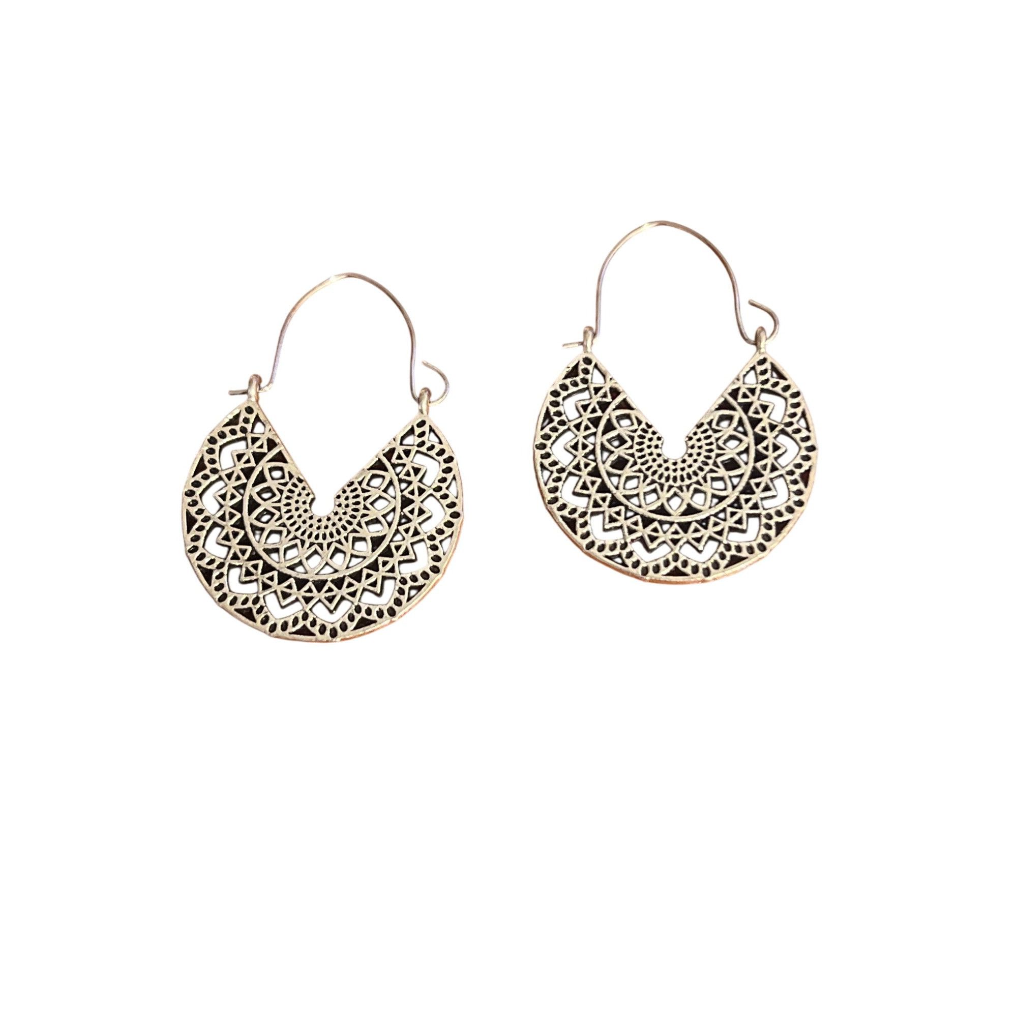 Other Vintage Silver Filigree Mandala Boho Hoop Earrings Intricate Size ONE SIZE - 1 Thumbnail
