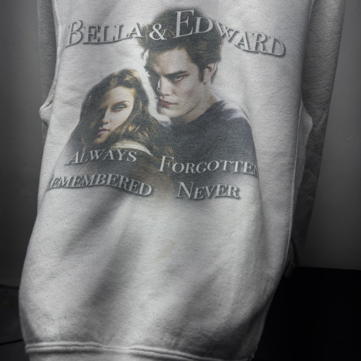 Praying Praying Bella & Edward Sweatshirt Faded Size US S / EU 44-46 / 1 - 6 Thumbnail