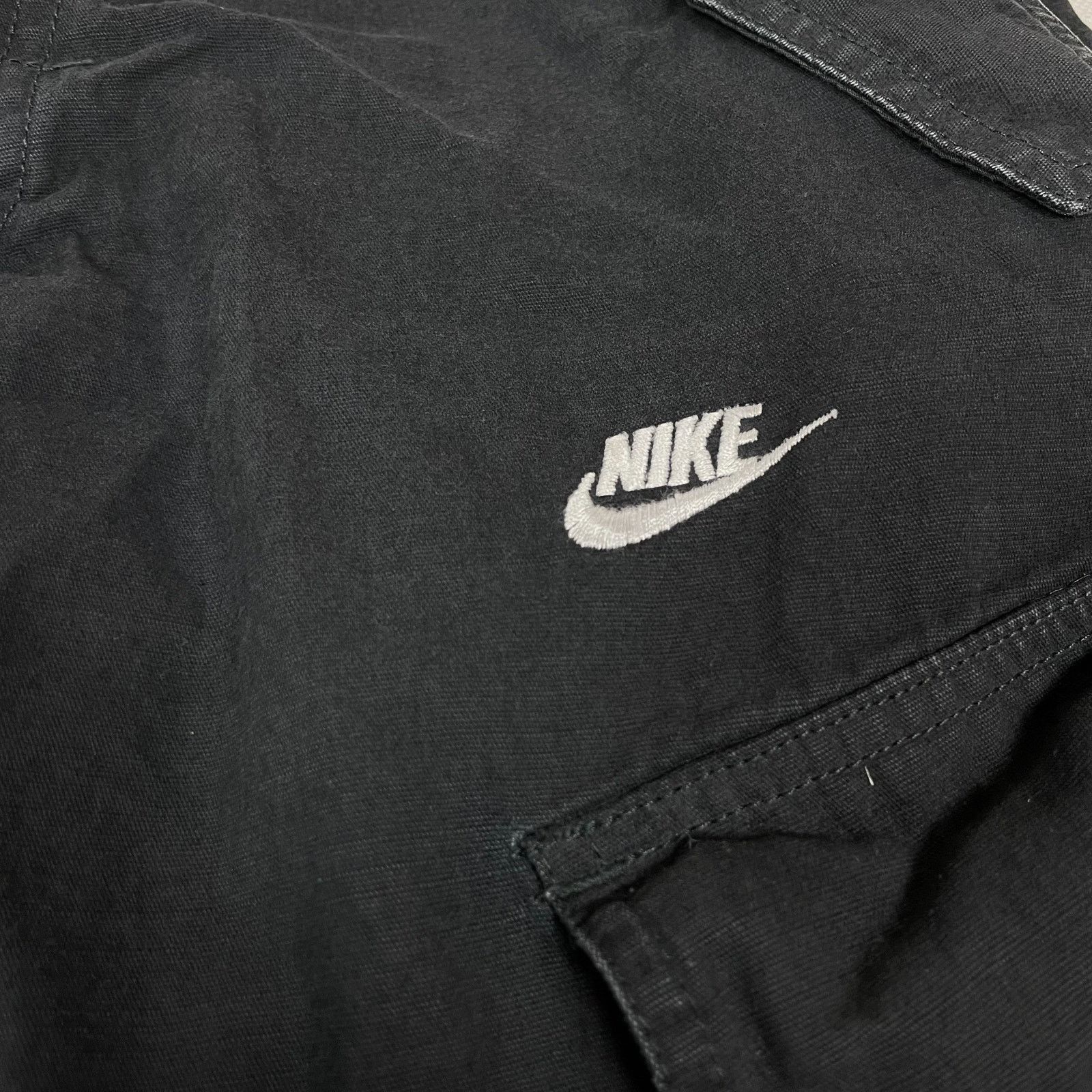 Nike × Vintage Nike Adults Black Cotton Swoosh Embroidered Cargo Shorts M Size US 30 / EU 46 - 2 Thumbnail
