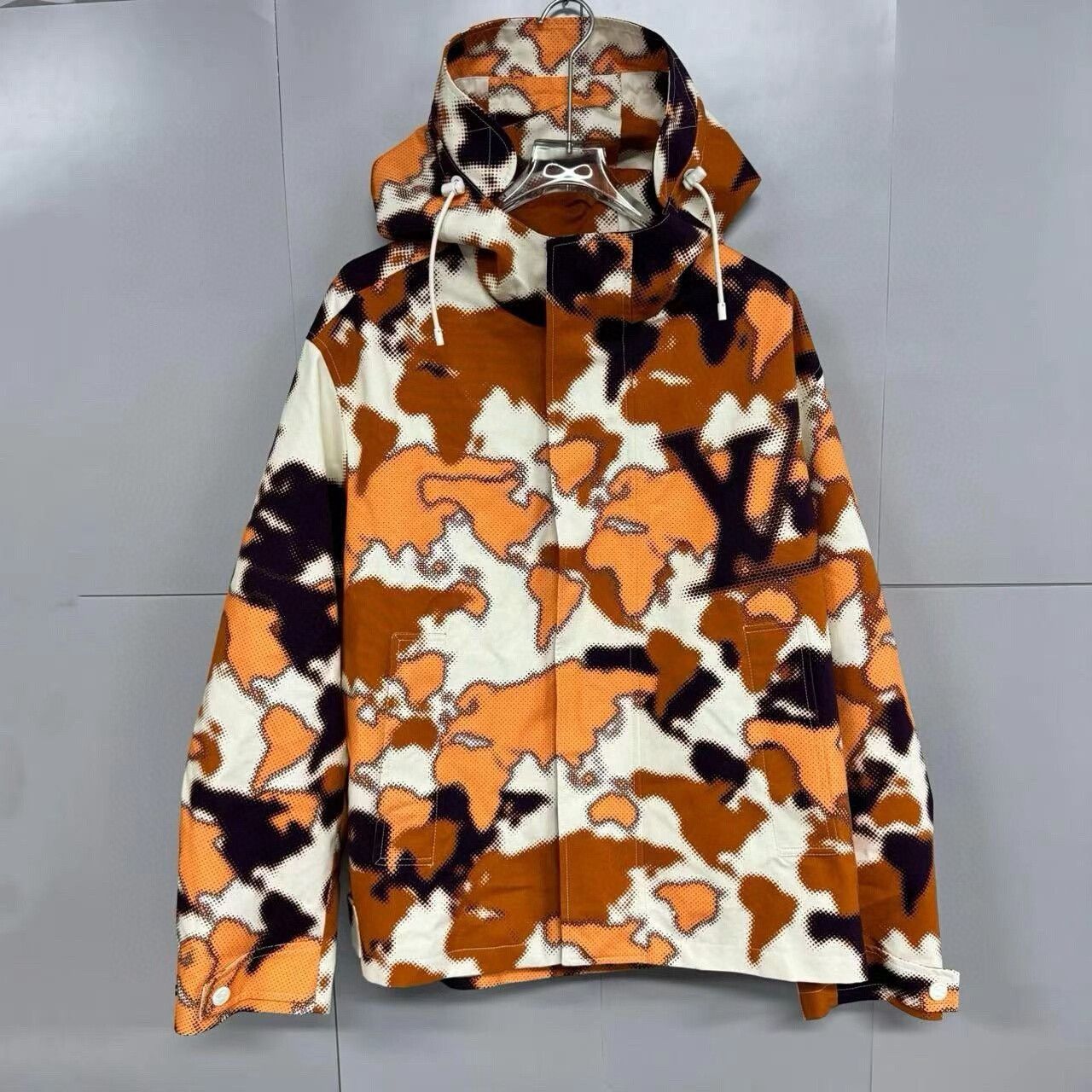 Louis Vuitton louis vuitton ss24 printed camo jacket Size US L / EU 52-54 / 3 - 1 Thumbnail
