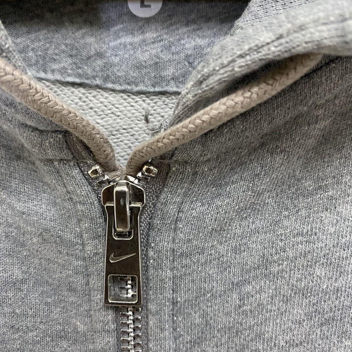 Japanese Brand Nike Small Logo Zipper Hoodie Size US M / EU 48-50 / 2 - 8 Thumbnail