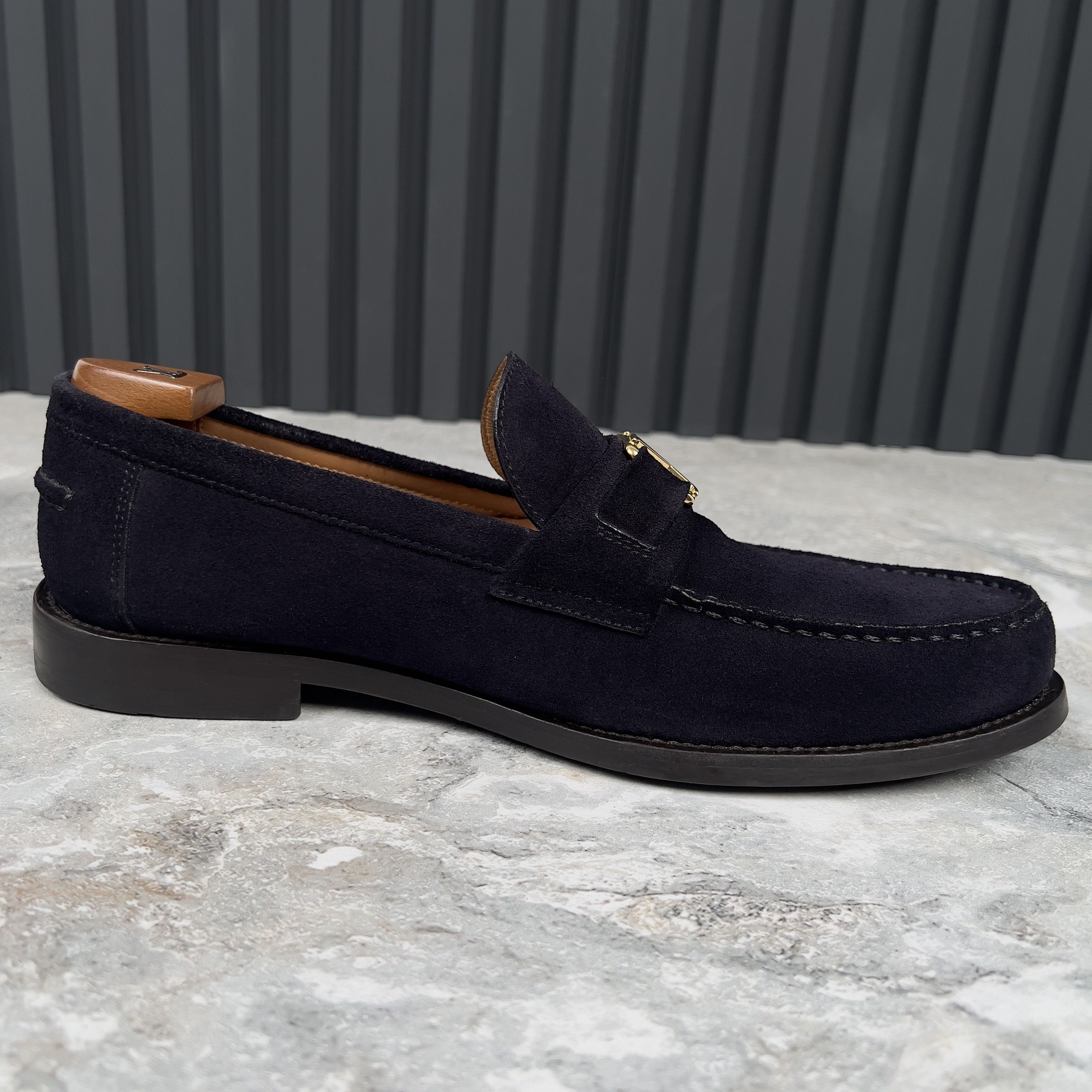 Louis Vuitton Louis Vuitton Logo LV Major Loafers Blue Suede Size US 8.5 / EU 41-42 - 9 Thumbnail