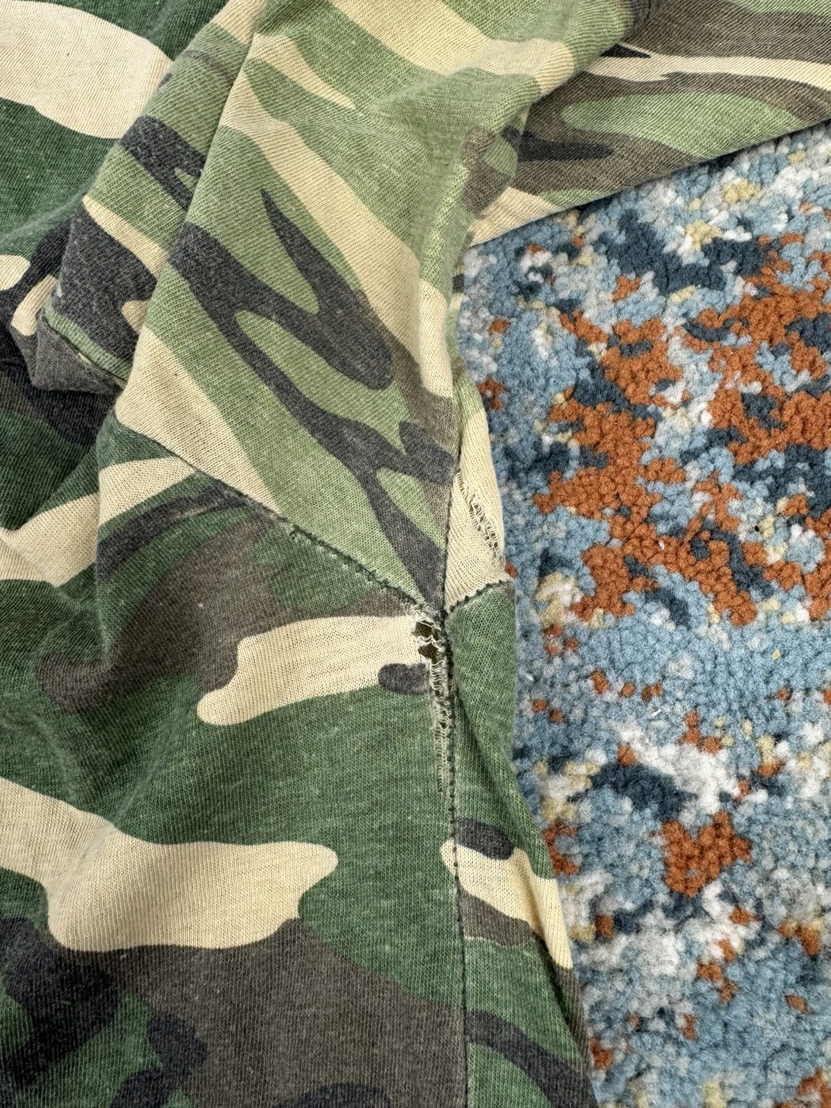 Vintage Vintage 90s camo army military distressed boxy tee kanye Size US L / EU 52-54 / 3 - 12 Thumbnail