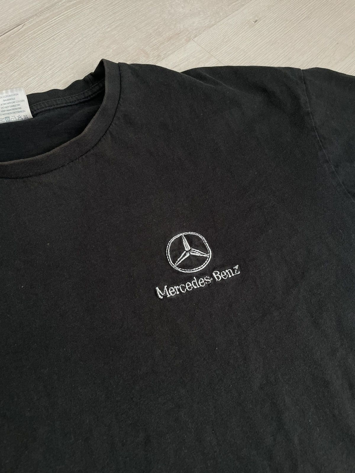 Mercedes-Benz Vintage 90s Mercedes Benz Small Logo Faded T-shirt Race F1 Size US L / EU 52-54 / 3 - 5 Thumbnail