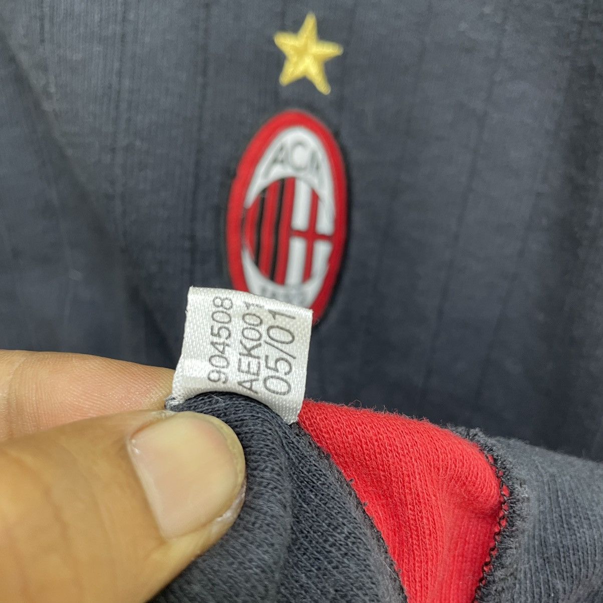 Adidas × Salomon × Vintage Vintage Adidas AC Milan Sweatshirt Pull Over Jacket Size US L / EU 52-54 / 3 - 9 Thumbnail