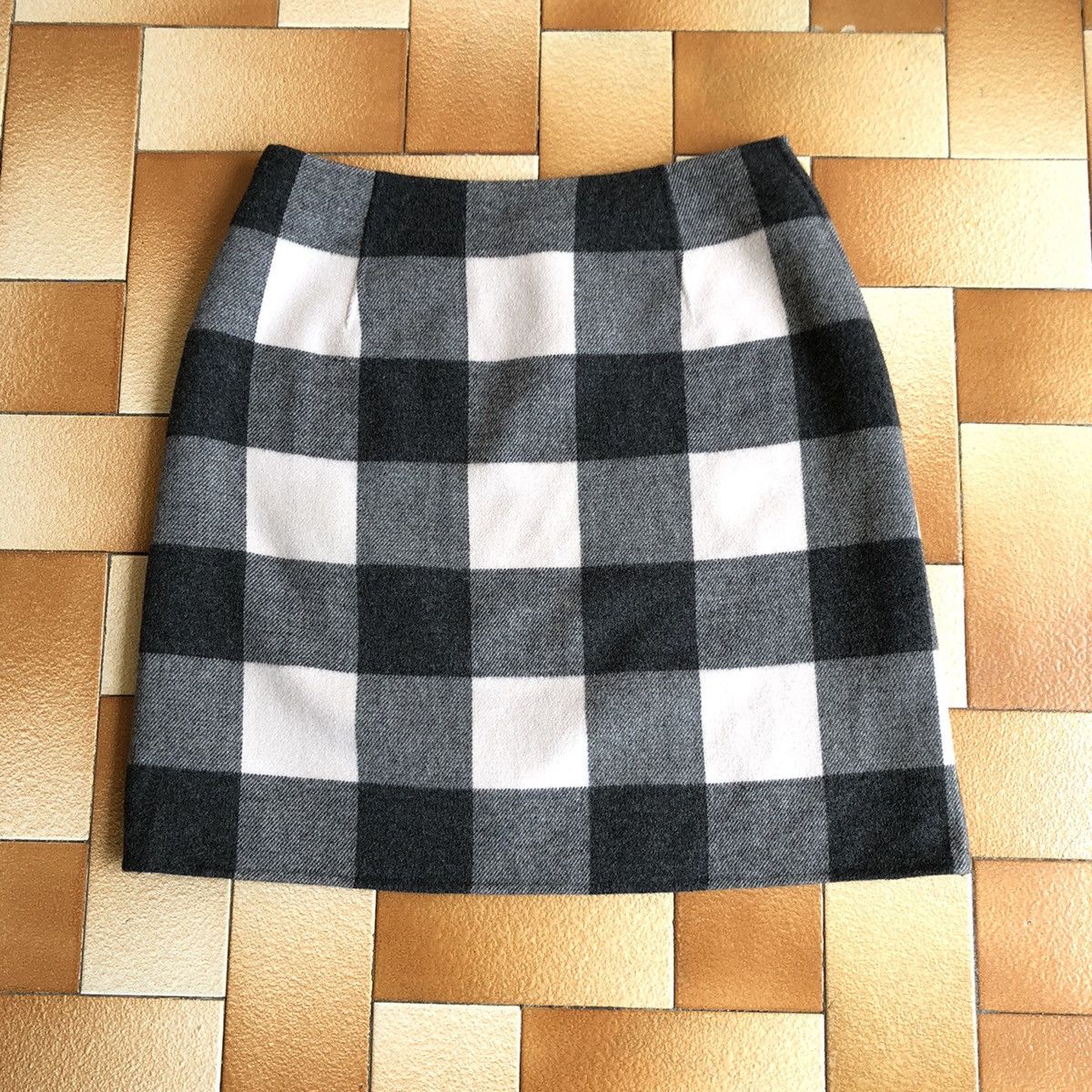 Weekend Max Mara MAX MARA wool mini skirt Size 30" / US 8 / IT 44 - 2 Thumbnail