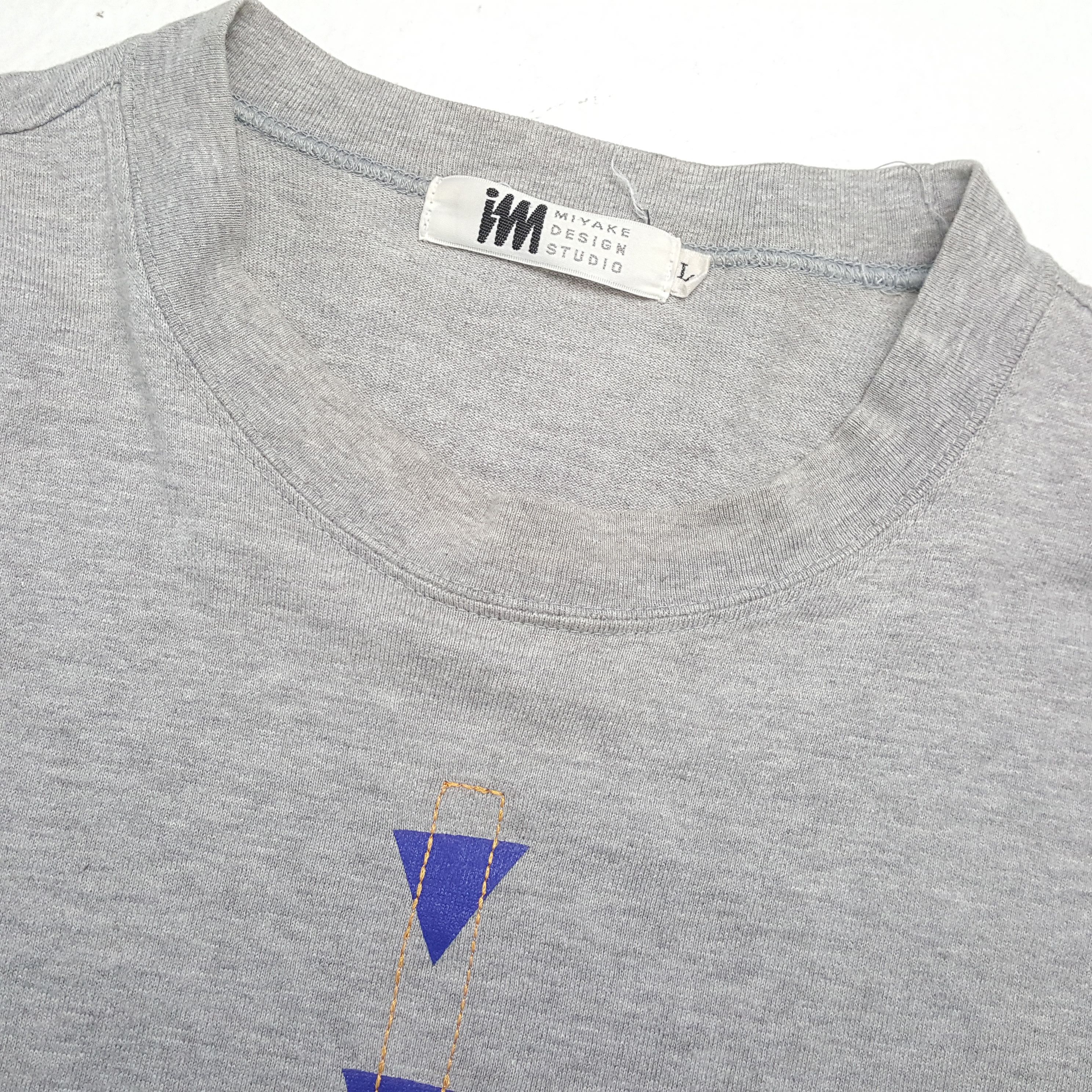 Issey Miyake × Japanese Brand × Vintage Vintage ISSEY MIYAKE Japanese Fashion Designer T-Shirt Size US L / EU 52-54 / 3 - 7 Thumbnail