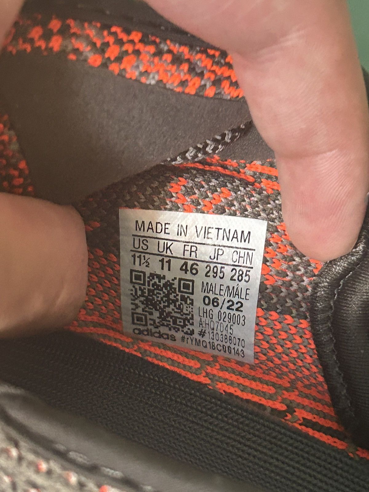 Adidas Adidas Yeezy Boost 350 V2 Carbon Beluga 2023 Size US 11.5 / EU 44-45 - 14 Thumbnail